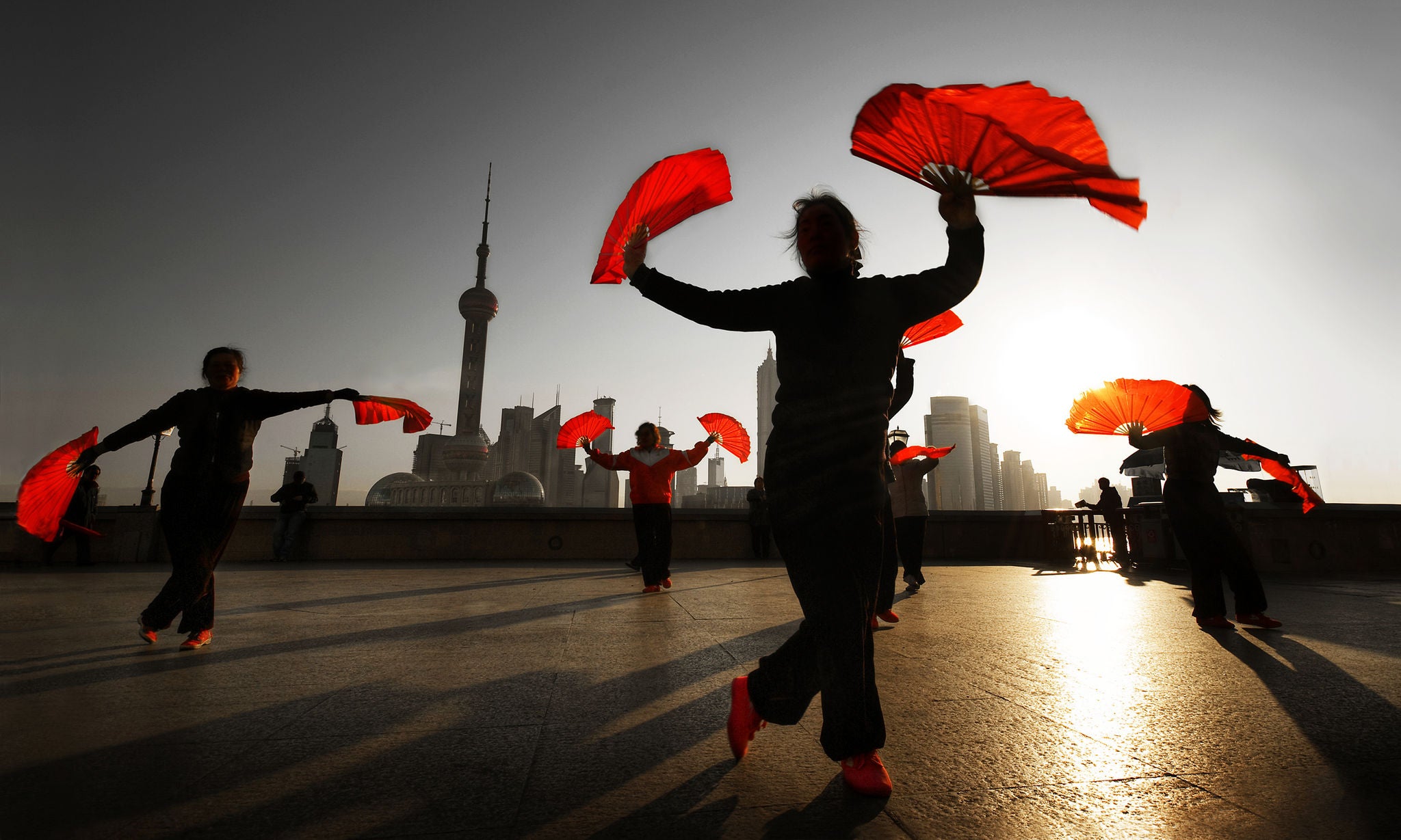 Traditional Chinese dance with fans.