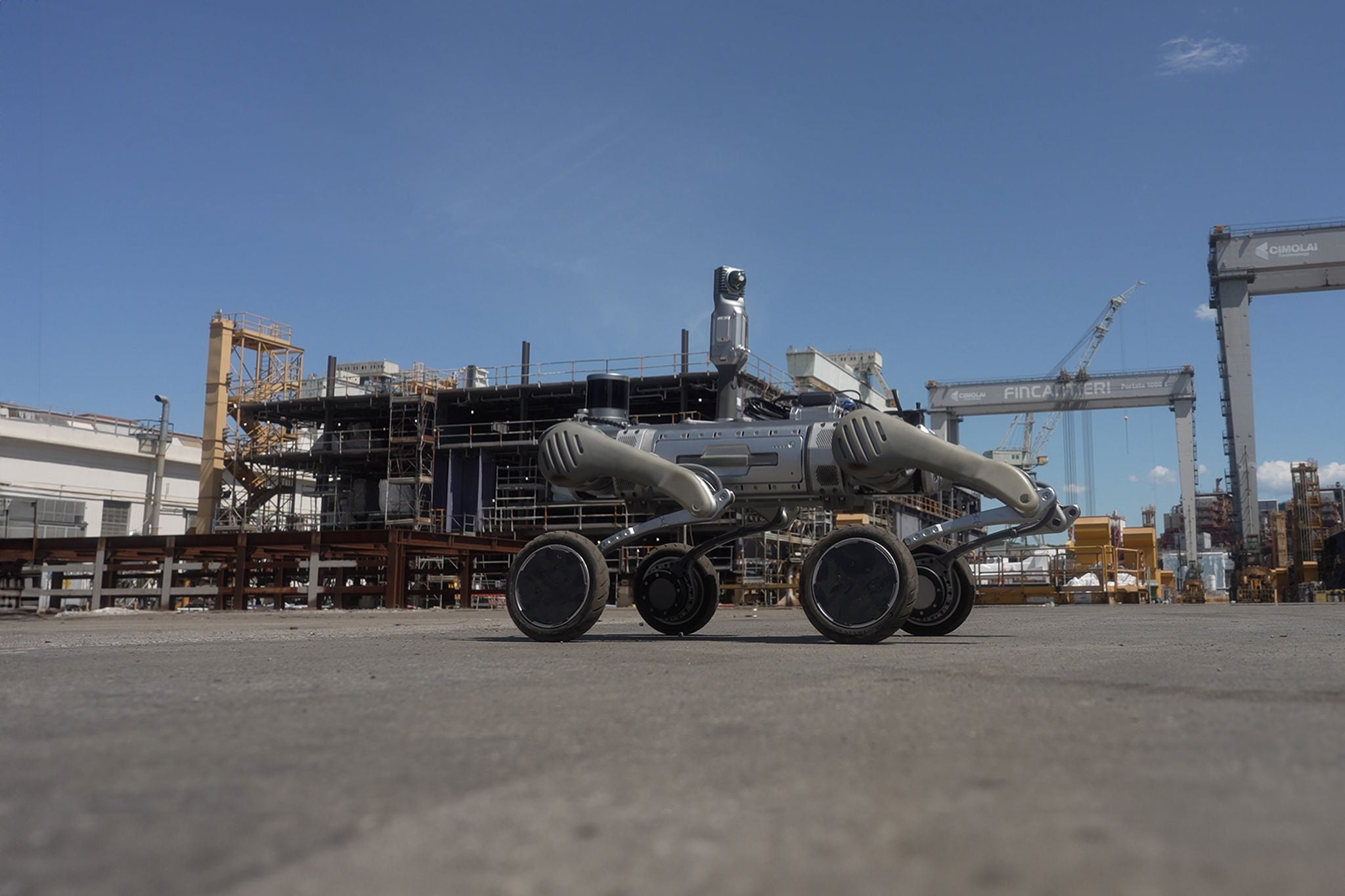 Industrial robot fincantieri