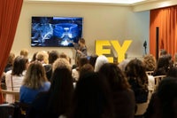 Foro de Mujeres Consejeras y Directivas - Moda y Desfile: el arte de crear experiencias