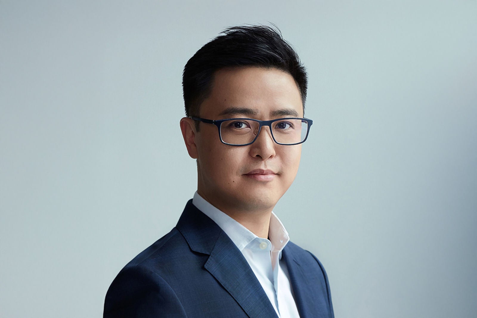 Photographic portrait of Zhou Lihan, PhD