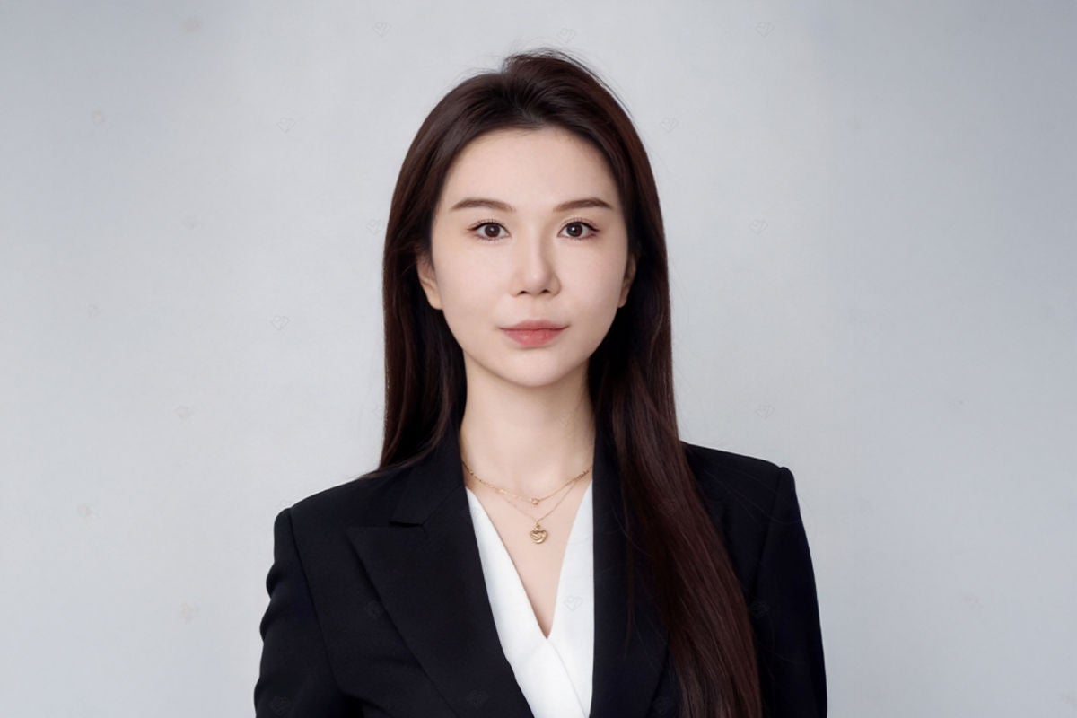 Photographic portrait of Zhijue Xing