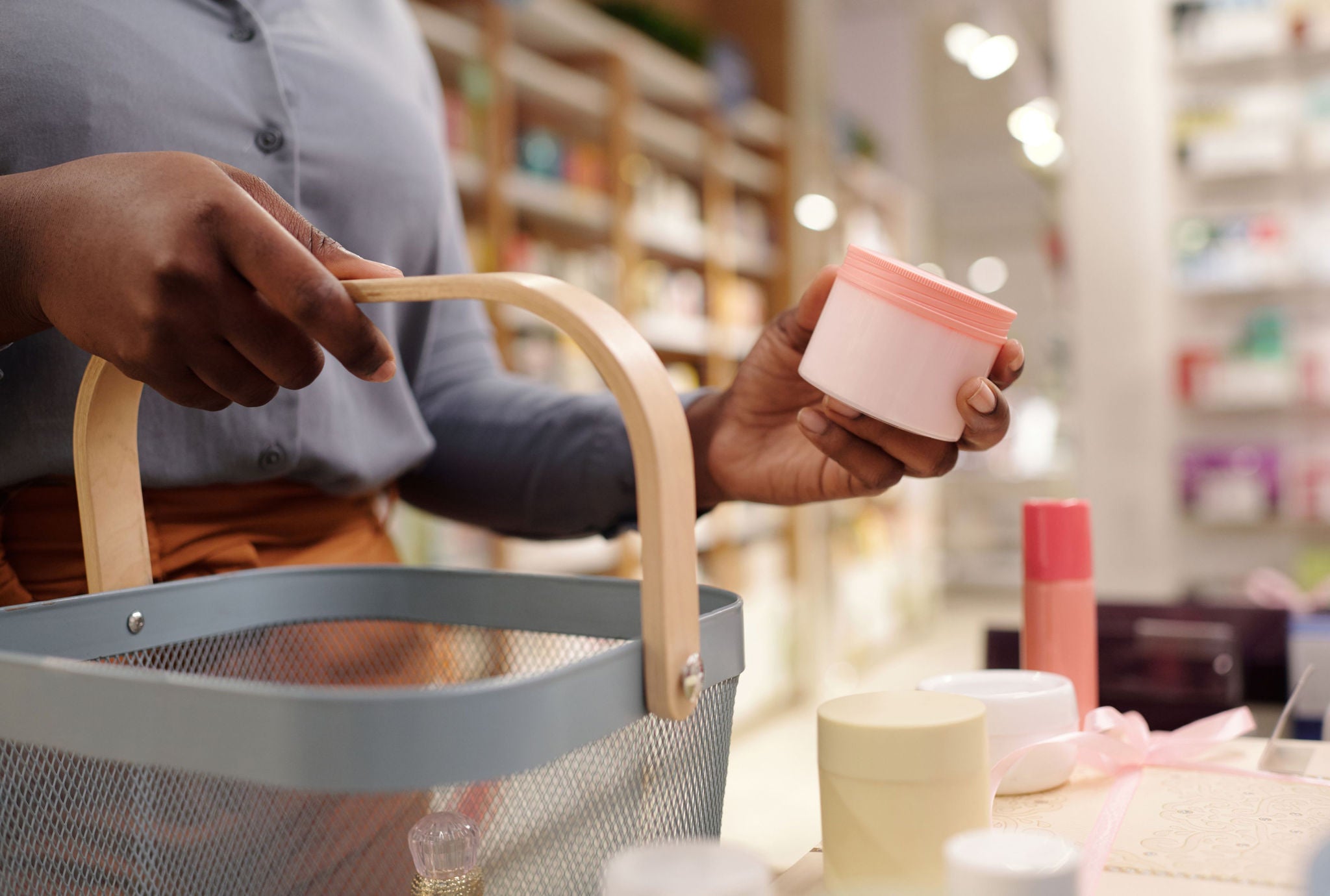 Hero banners ey.com (3800 x 2560 px) - consumer-index-ey-ro-hero-banner