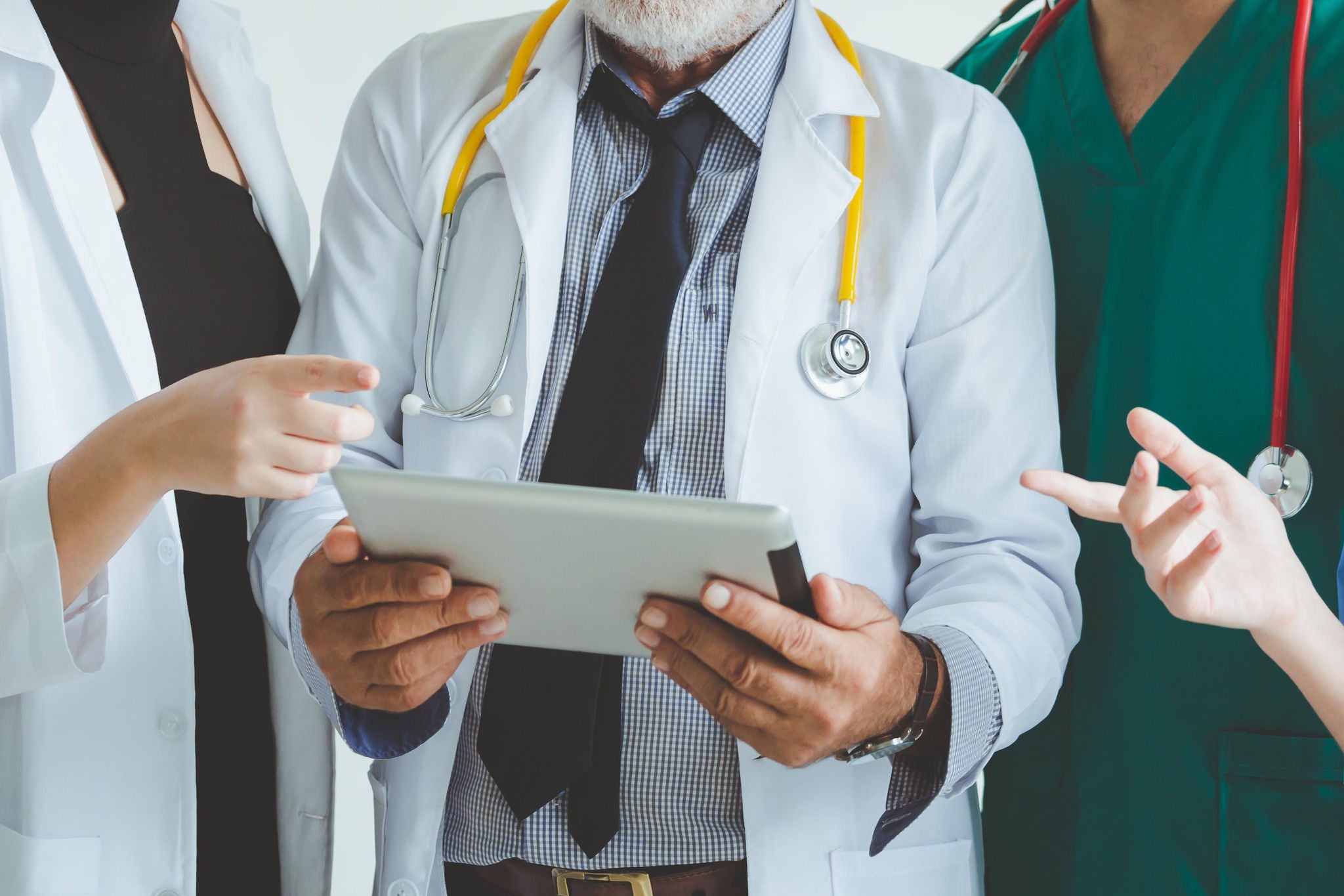 もし明日、電子カルテが停止したら、あなたの病院は診療と経営を守れるのか？