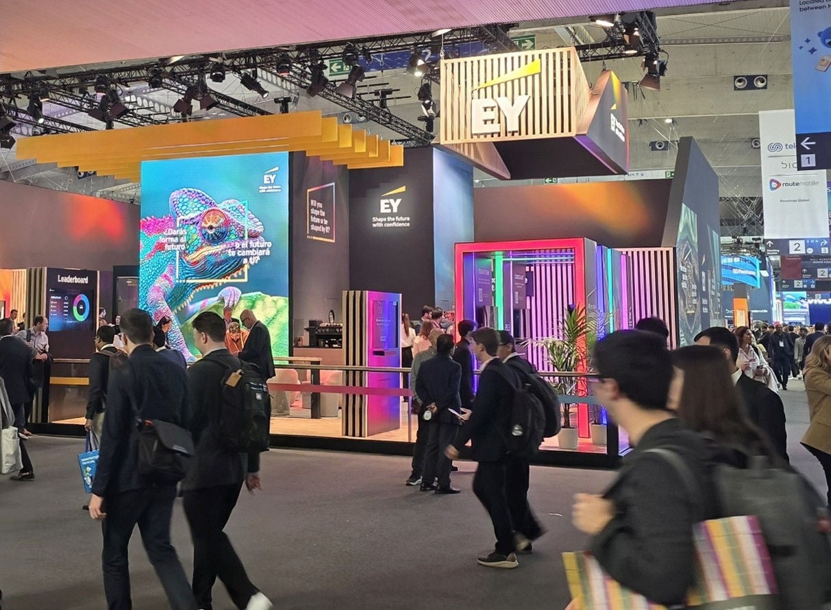 kr-ey-image-mwc-2026-structural-transformation-in-telecommunications-industry_1