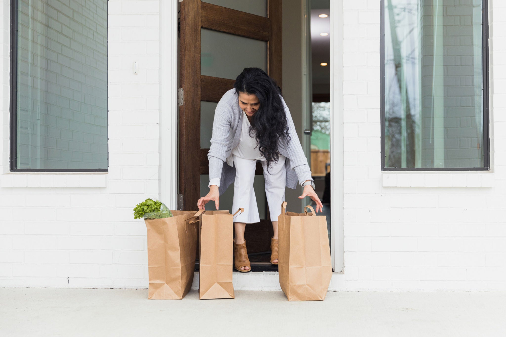 ey-grocery-doorstep-delivery-home-entrance