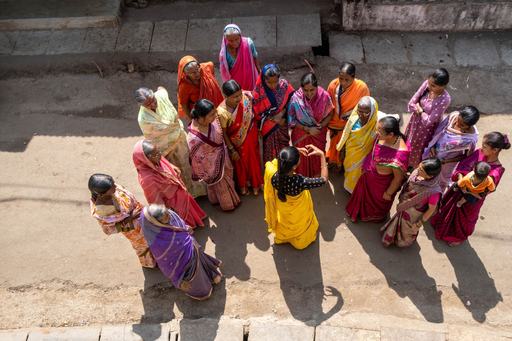 Rohini Patil (DLE) speaking to prospective customers in her village of Sonewadi, dist. Satara