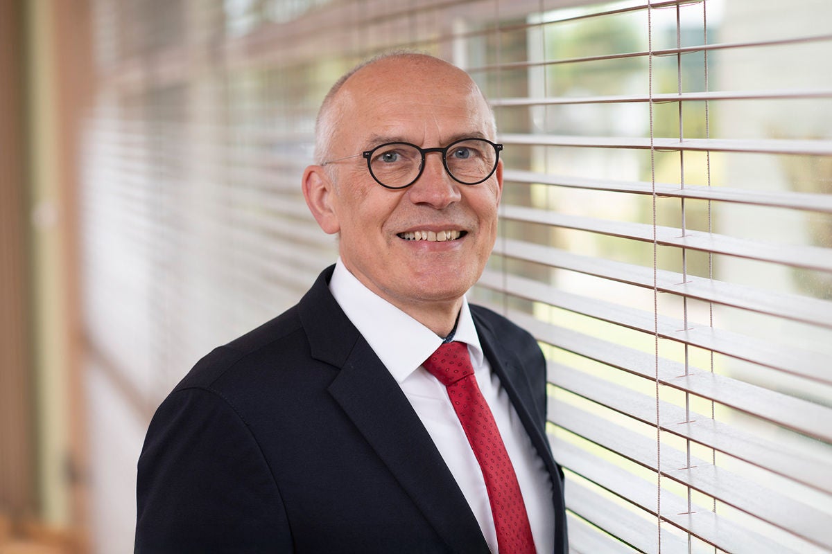 Photographic portrait of Prof. Dr. Frank Ohle