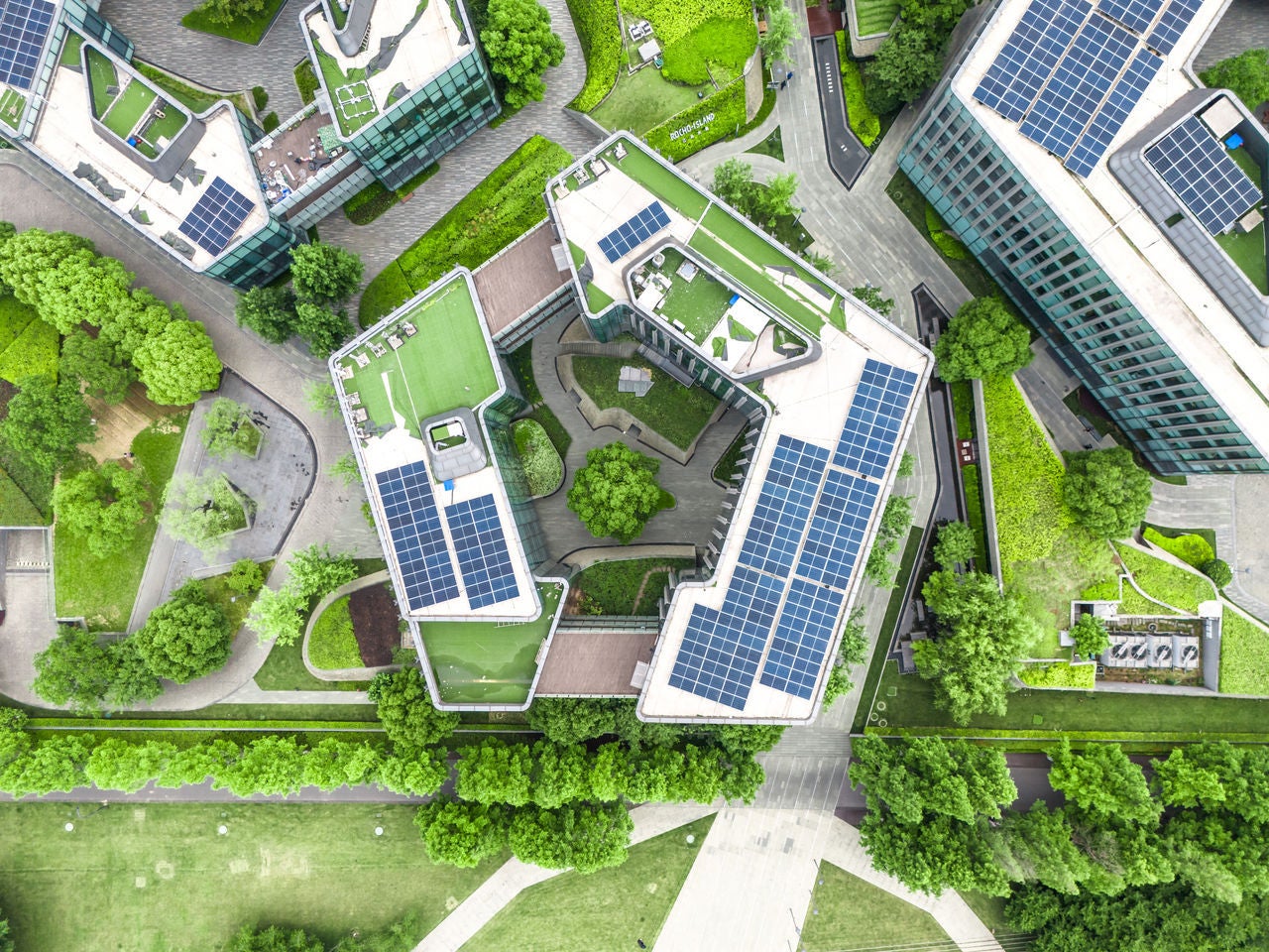 屋頂上安裝的太陽能系統