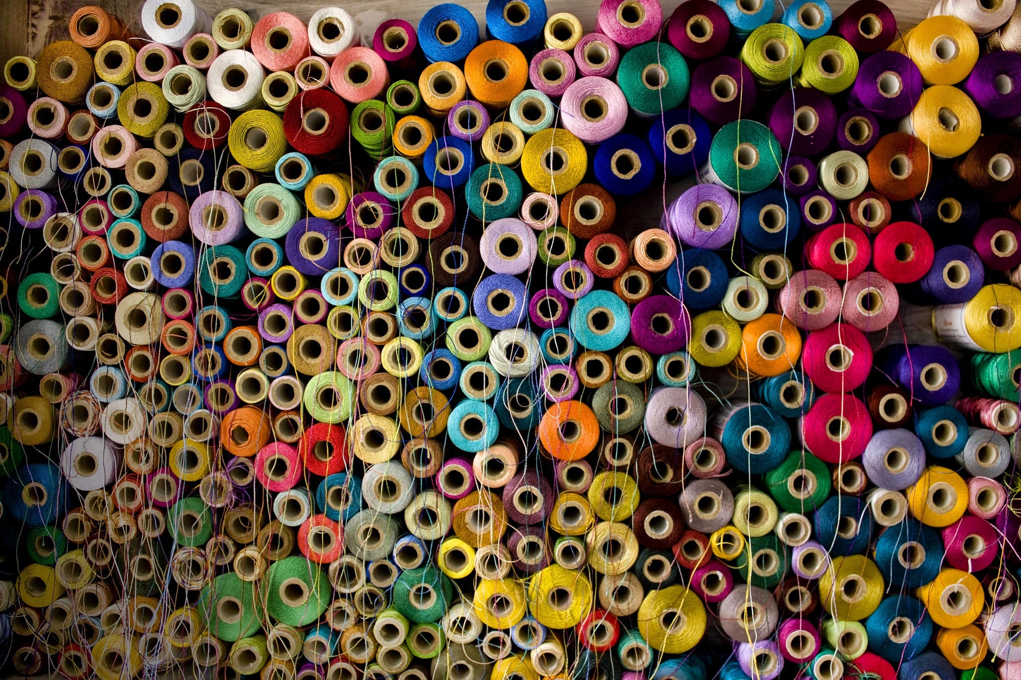 ey-colorful-stack-of-cotton-thread-reels
