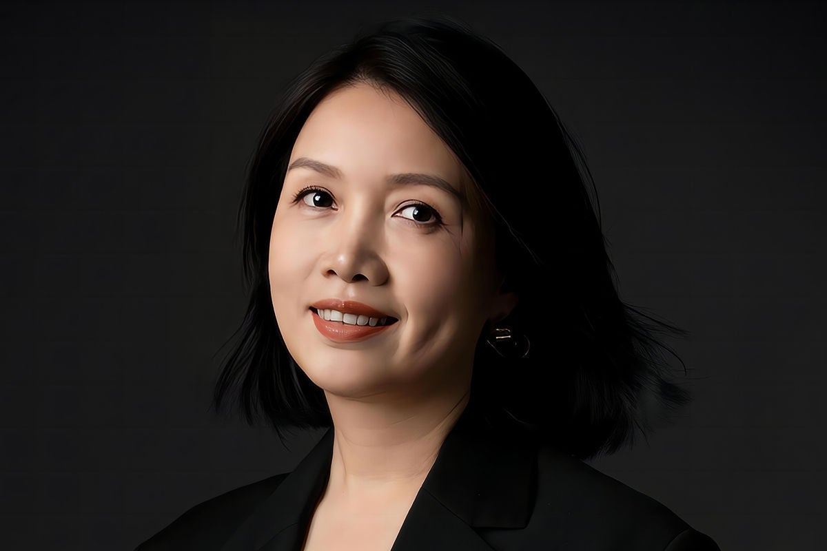 Photographic portrait of Linda Liu