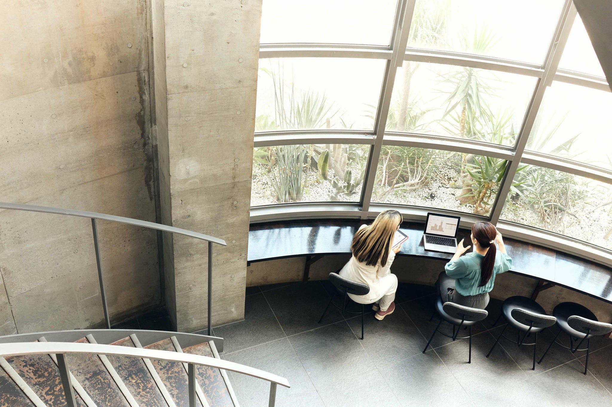 EYストラテジー・アンド・コンサルティング、経済産業省「中堅・中小成長投資補助事業」での支援が評価され表彰