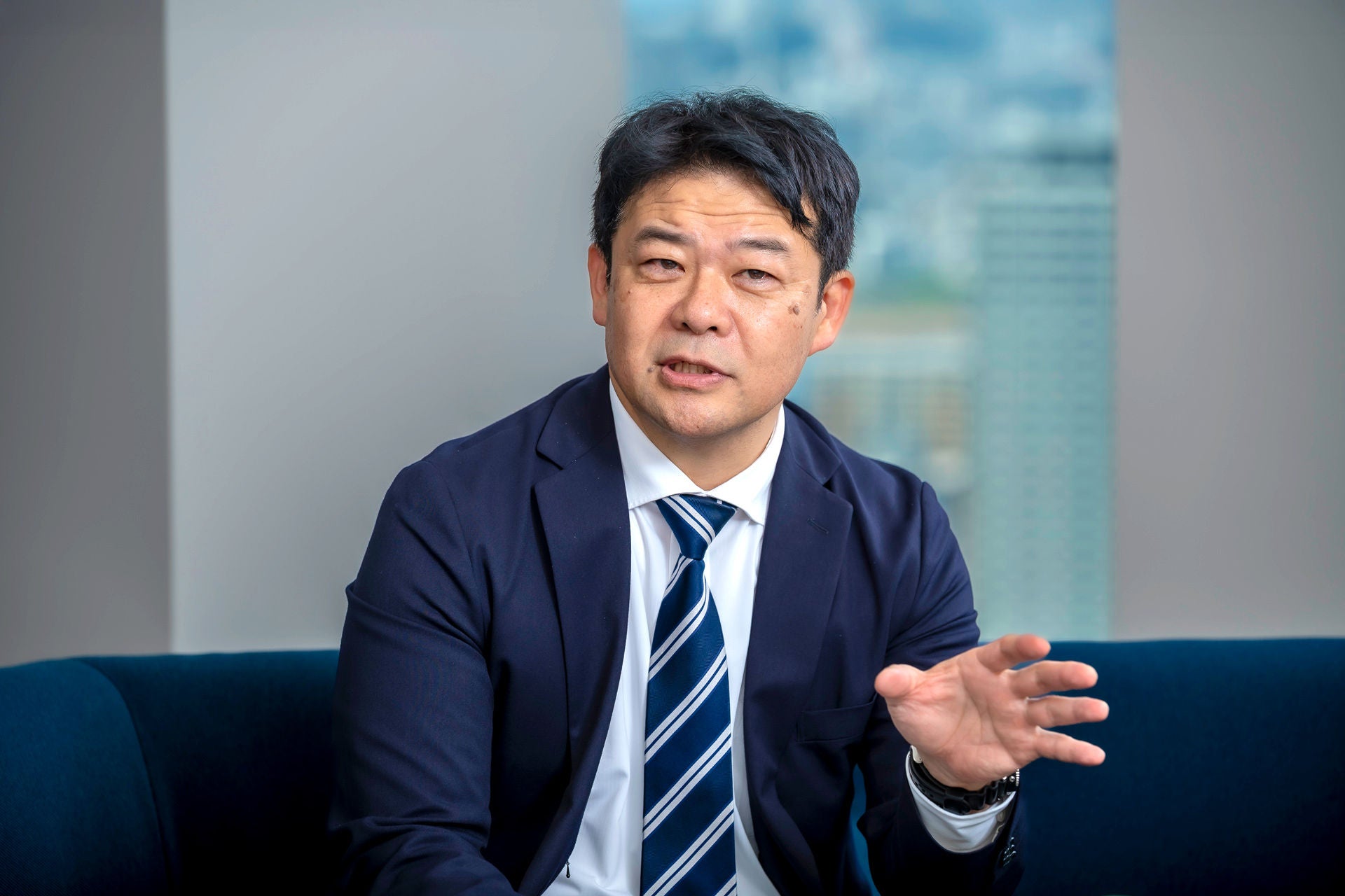 鞍掛 斉也 氏　阪急阪神ホールディングス株式会社