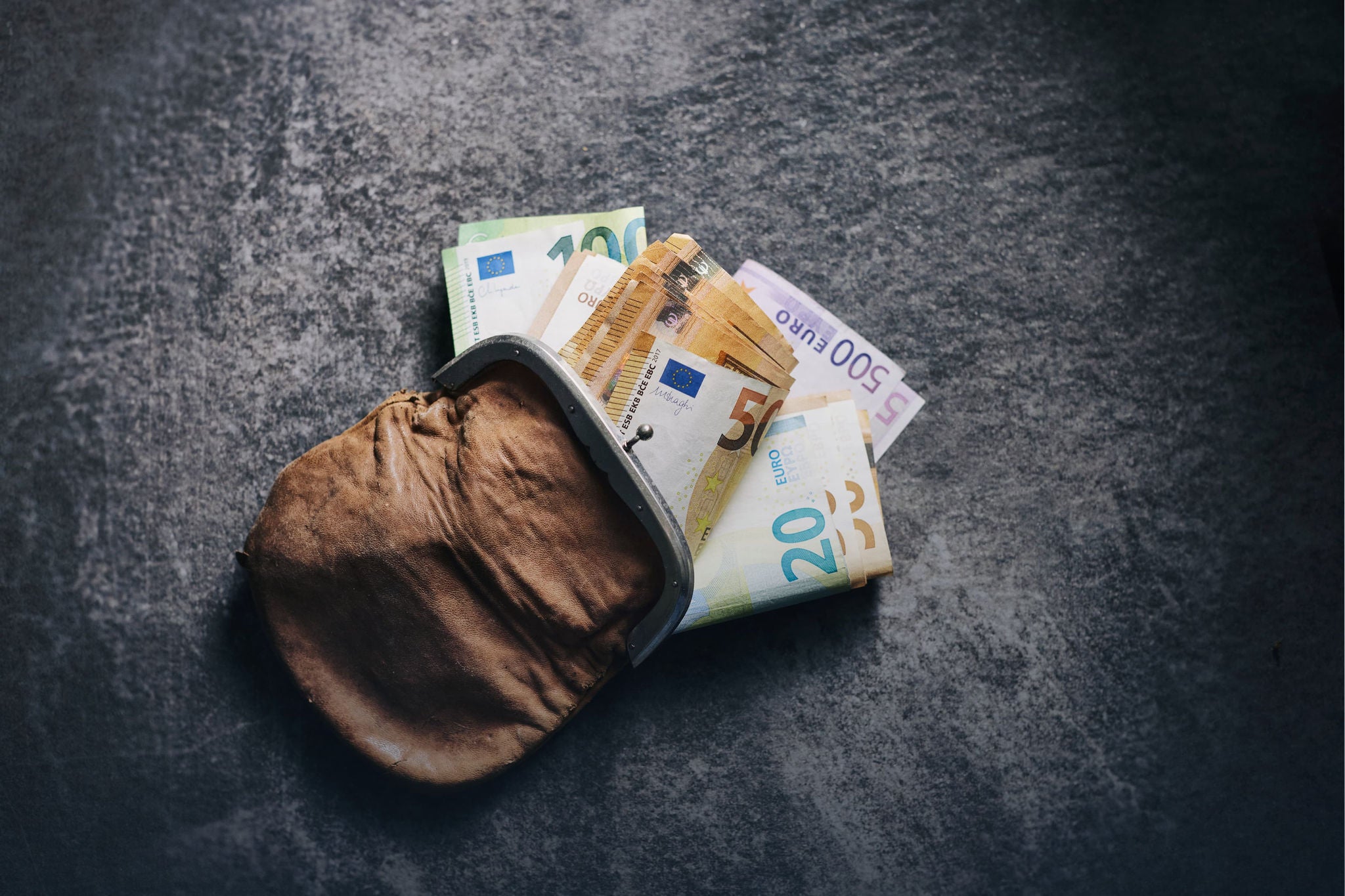 ey-pas-nl-juli-august-2024-est-lst-hero-01