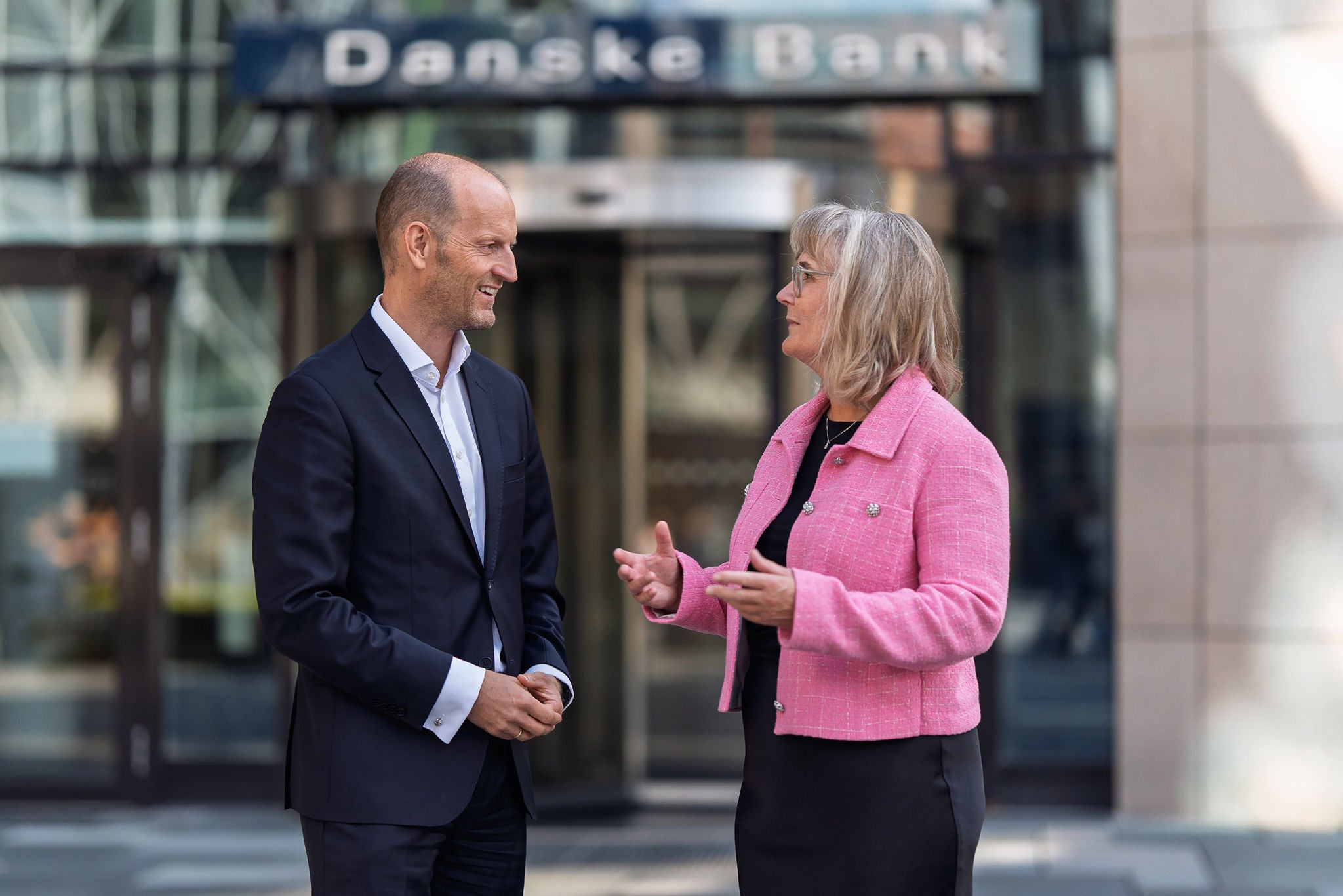 Bilde av Ronny Junge-Larsen fra Danske Bank og Ingvild O. Kågen fra EY. 