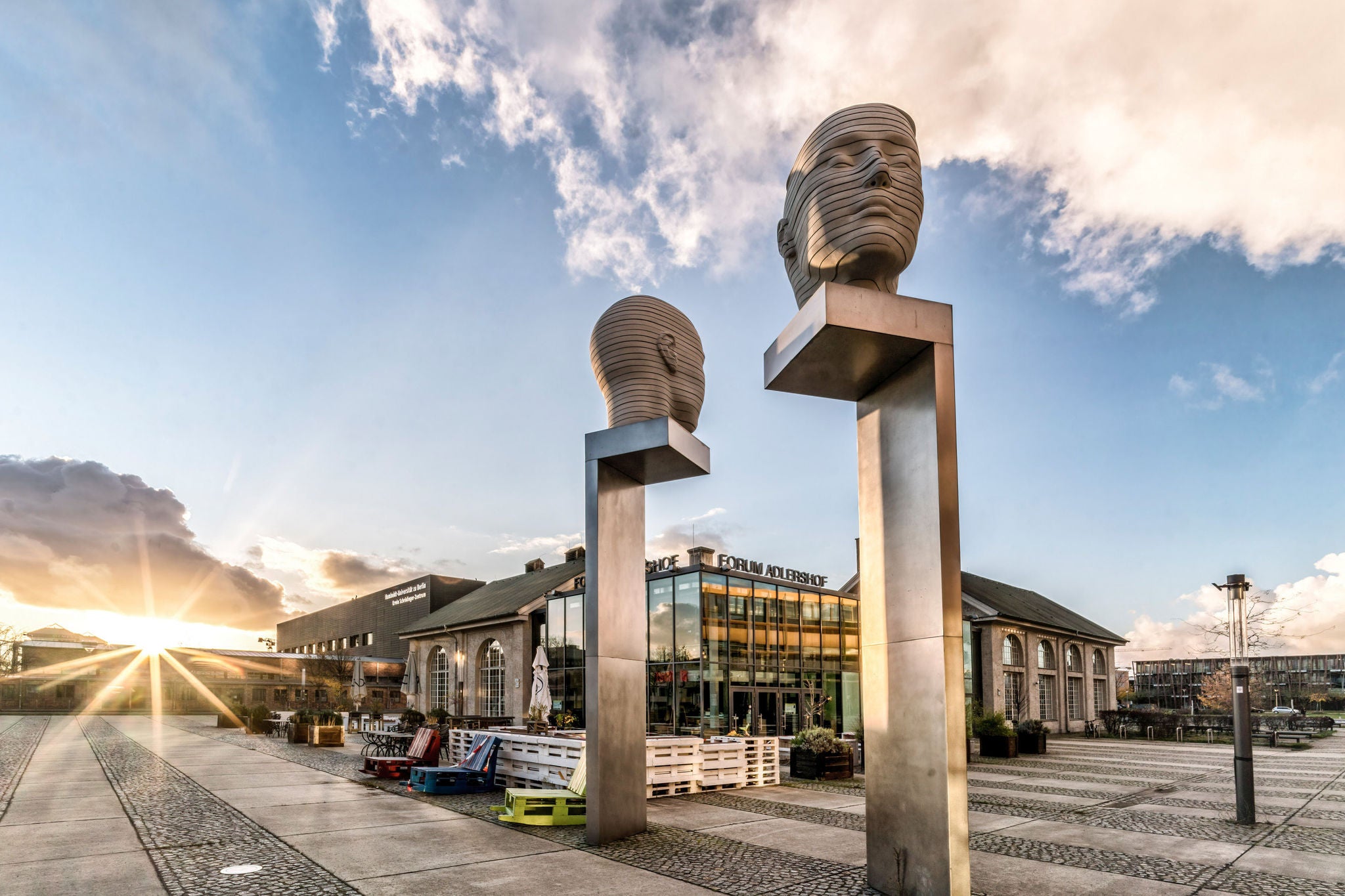 Installation Kopfbewegung im Forum Adlershof