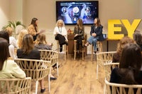Foro de Mujeres Consejeras y Directivas - Moda y Desfile: el arte de crear experiencias