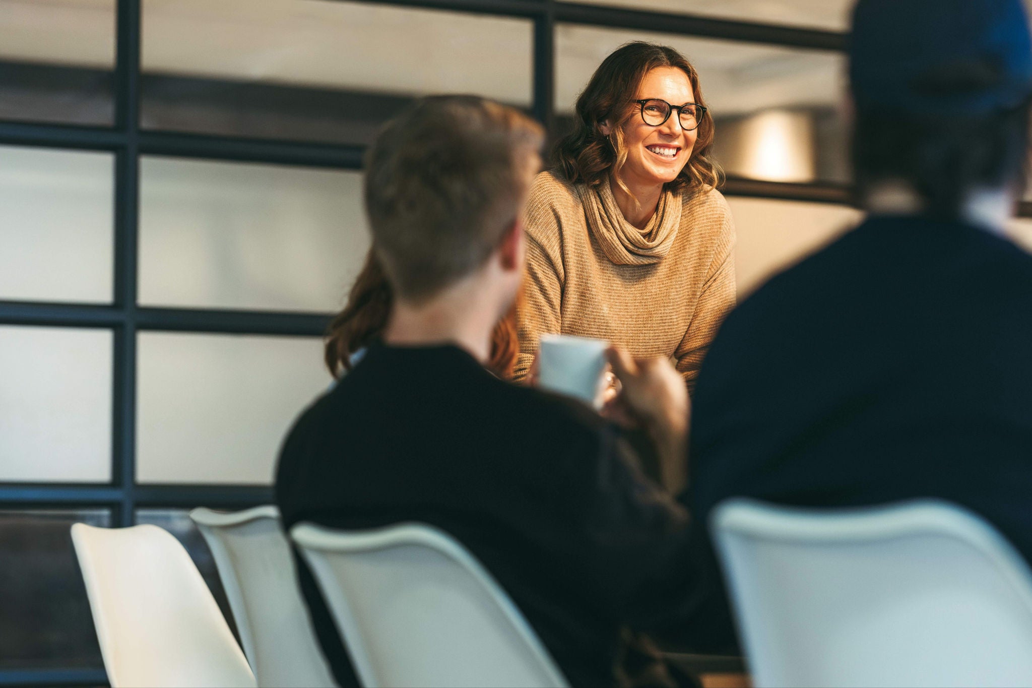 Kobieta prowadząca spotkanie