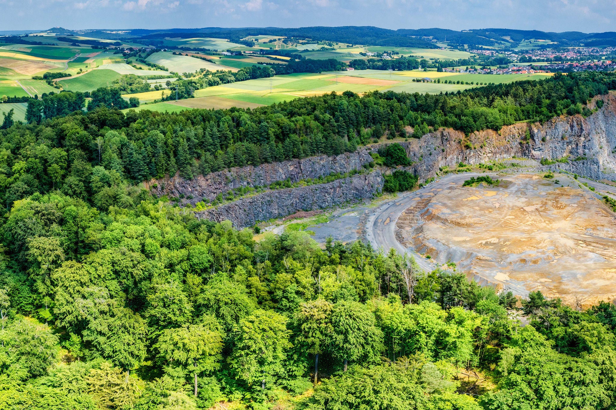 foto de um vale de mineração