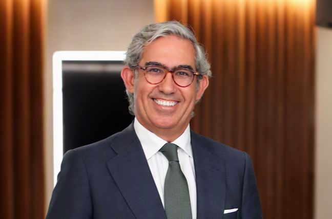 ey-adolfo-zunzunegui-retrato