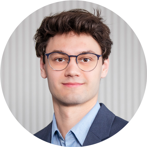 Portraitfoto von Nicolas Mayerhofer