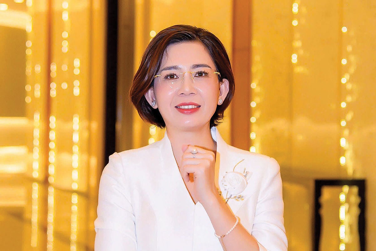 Photographic portrait of Thi Ai Hoa Ho