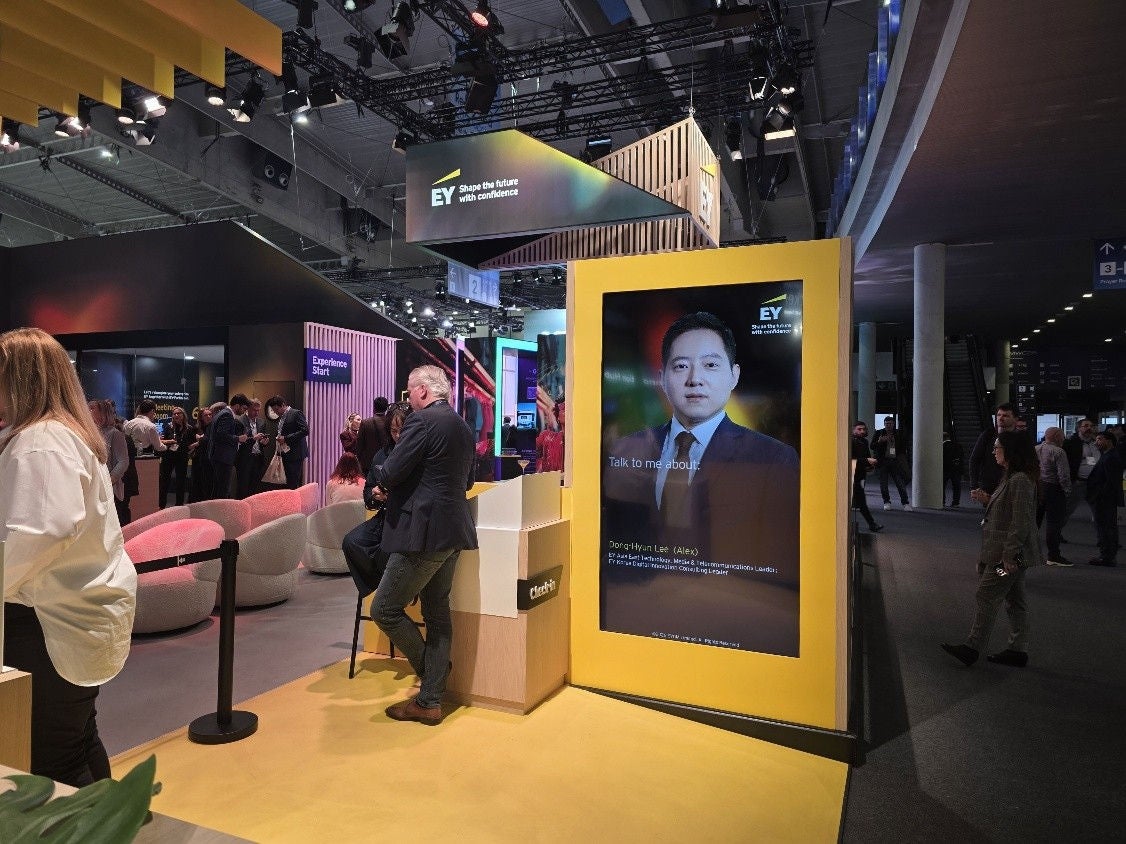 kr-ey-image-mwc-2026-structural-transformation-in-telecommunications-industry_3