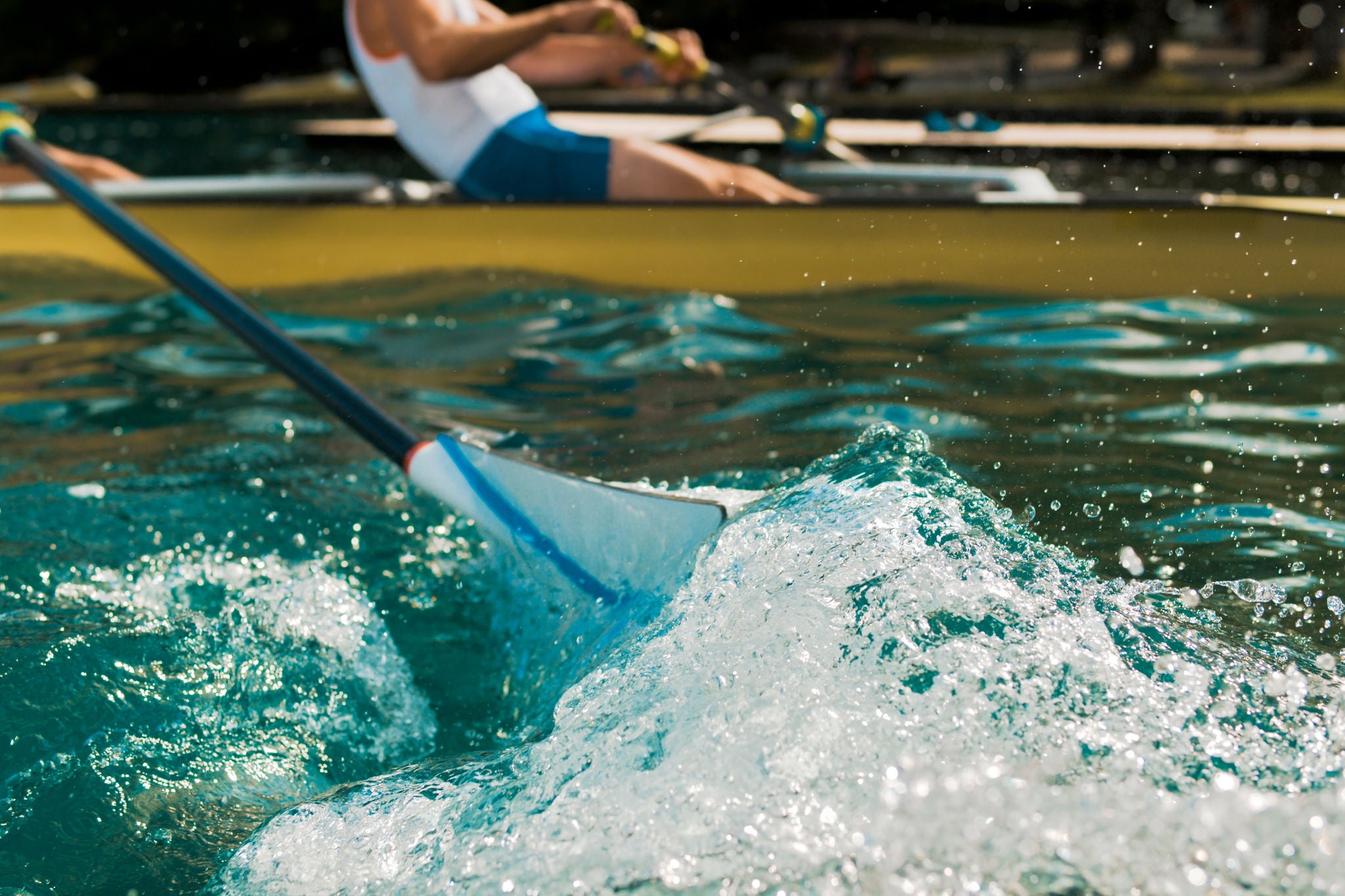 ey-crew-rowing-boat-close-up-action
