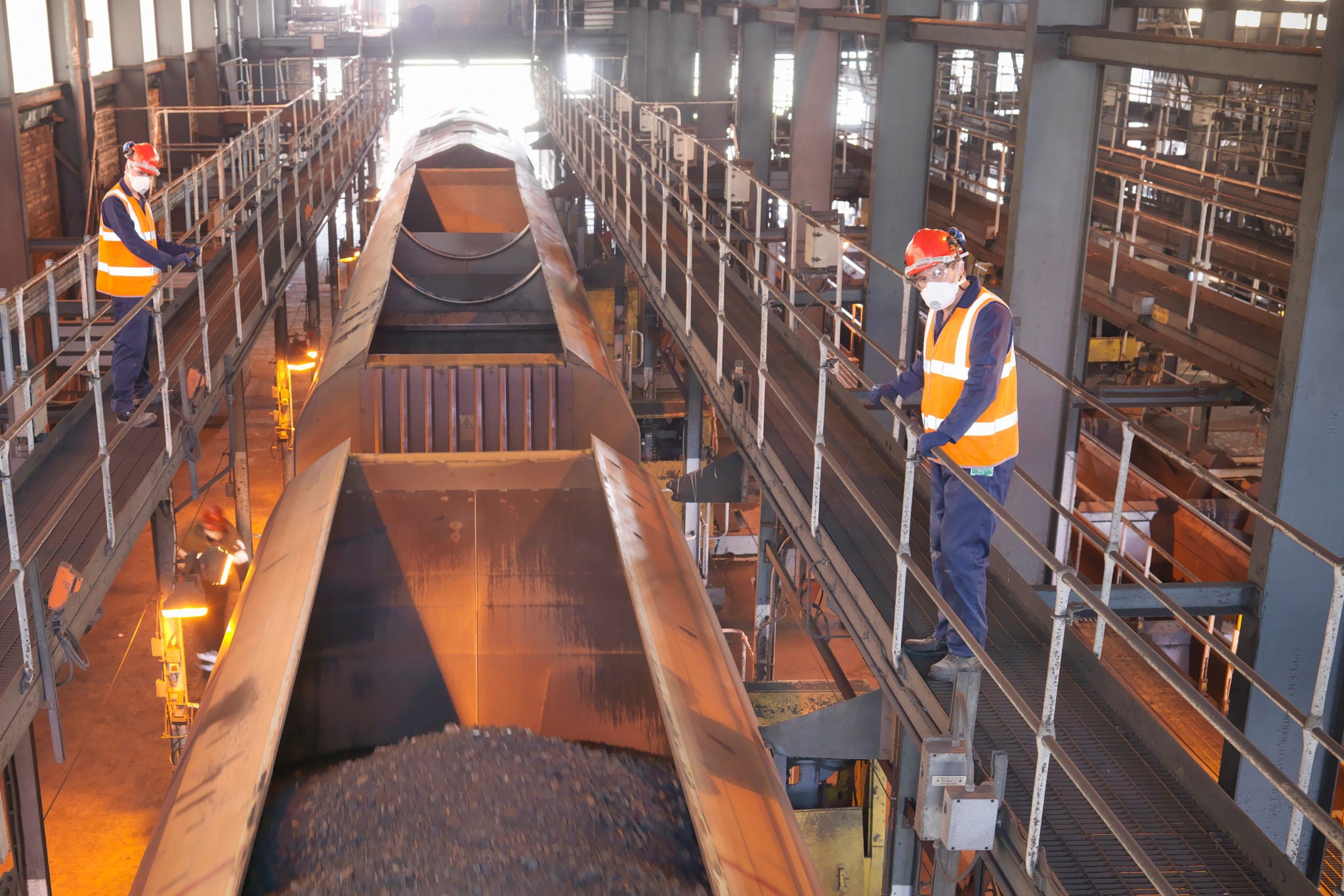 Workers coal loading