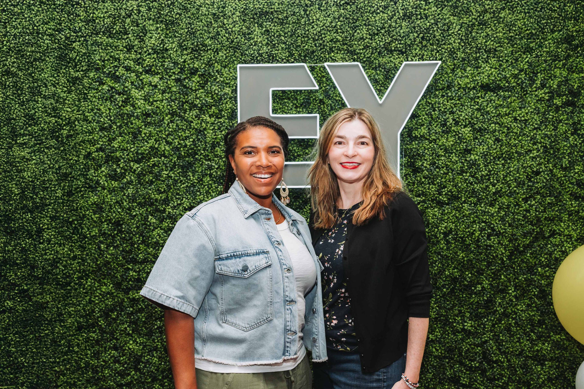 A view of daily work life at EY, employees collaborating, concentrating, and connecting in shared office spaces that support both individual focus and team interaction.