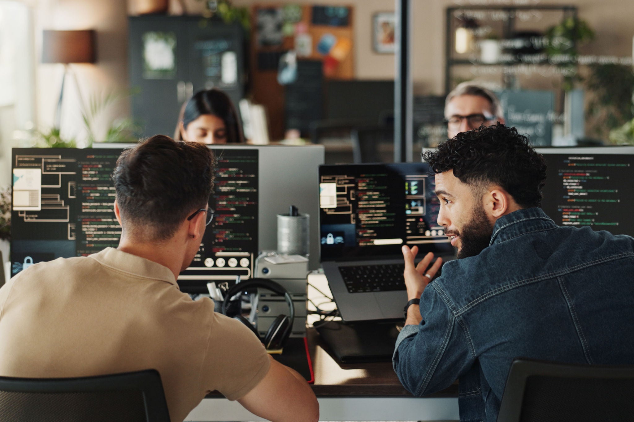 Testing web application or troubleshooting. Programming, staff and employee with advice on developing software solution at startup