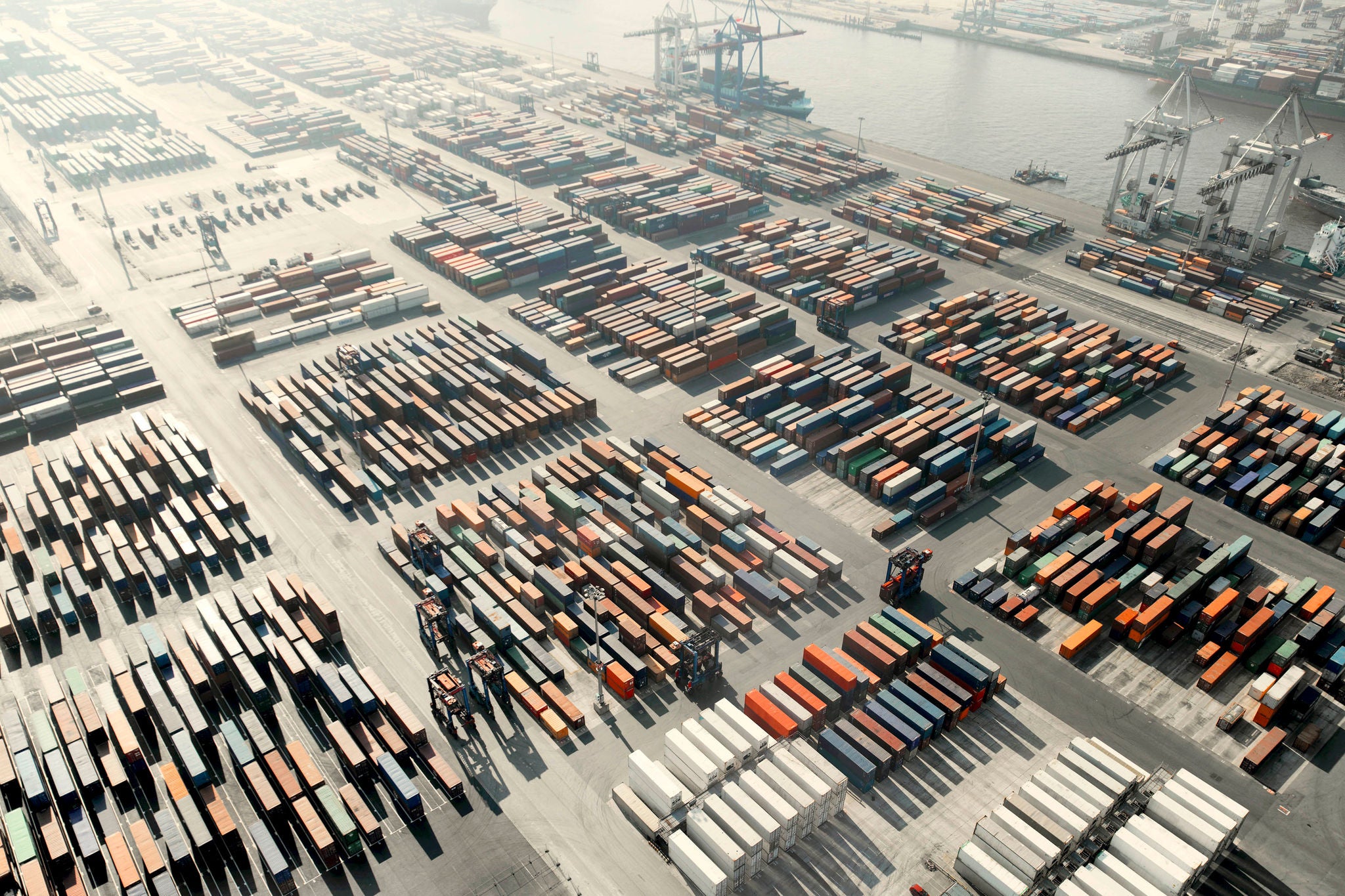 Freight containers on dock

Image downloaded by Charlie Brewer at 10:23 on the 16/05/19