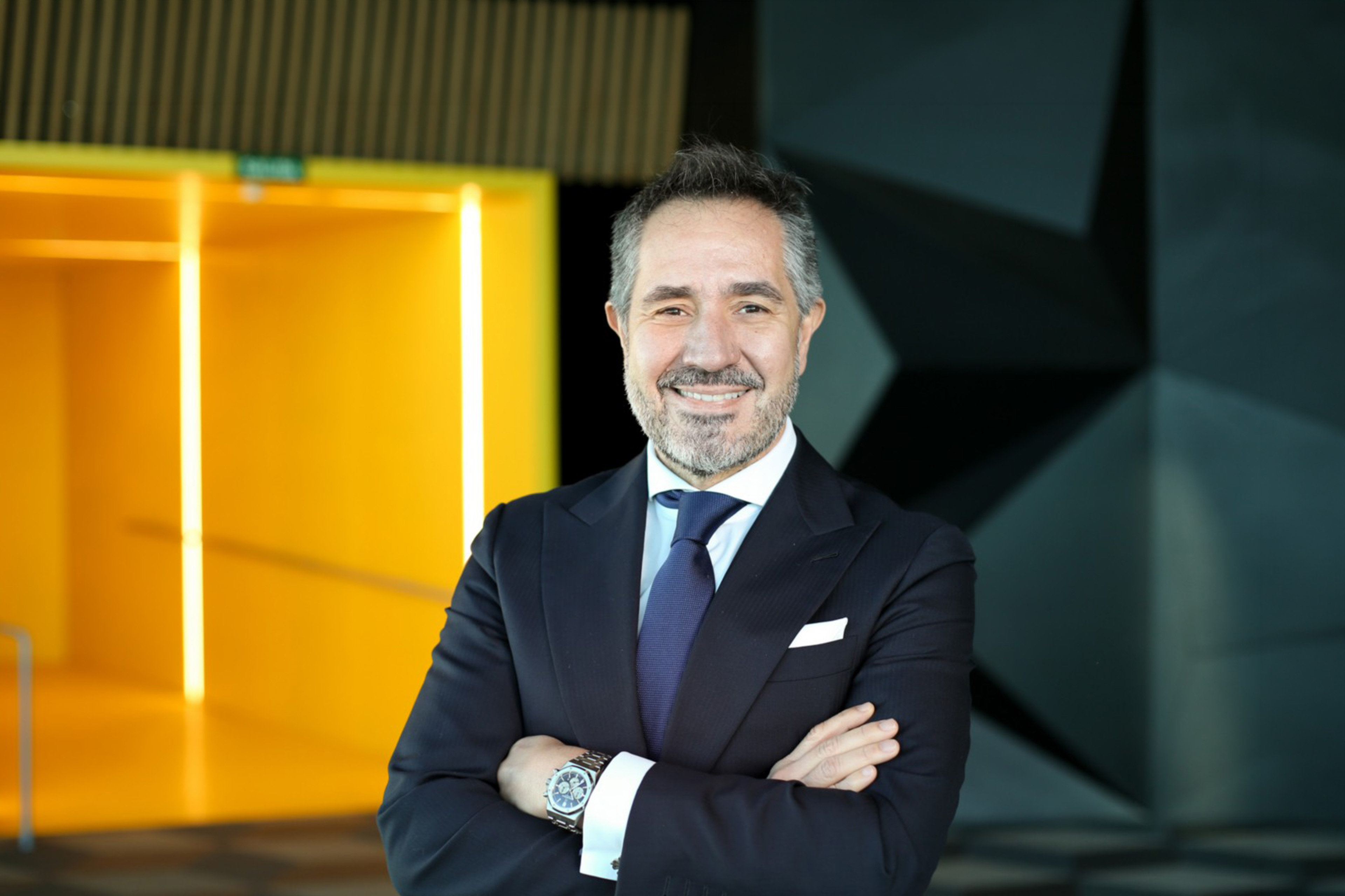 Photographic portrait of Carlos Severino
