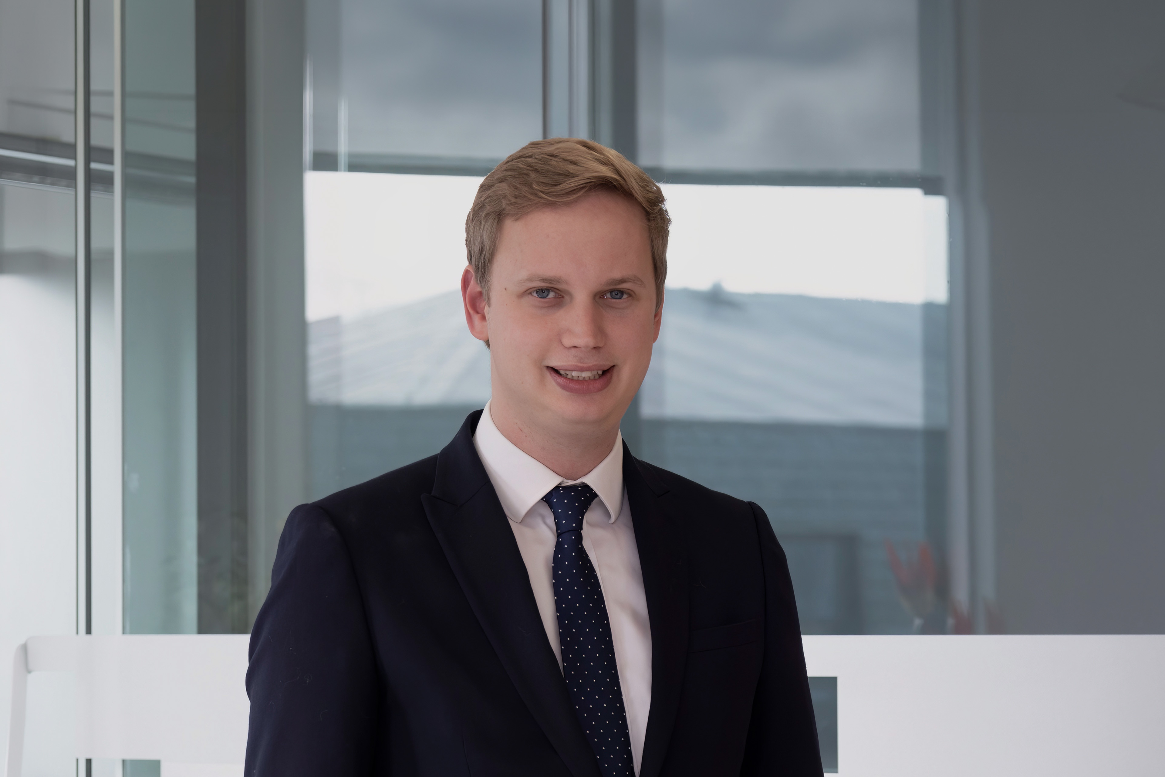Photographic portrait of Tom Harris