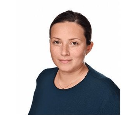 Photographic portrait of Emmanuelle Ratsimialavahoaka