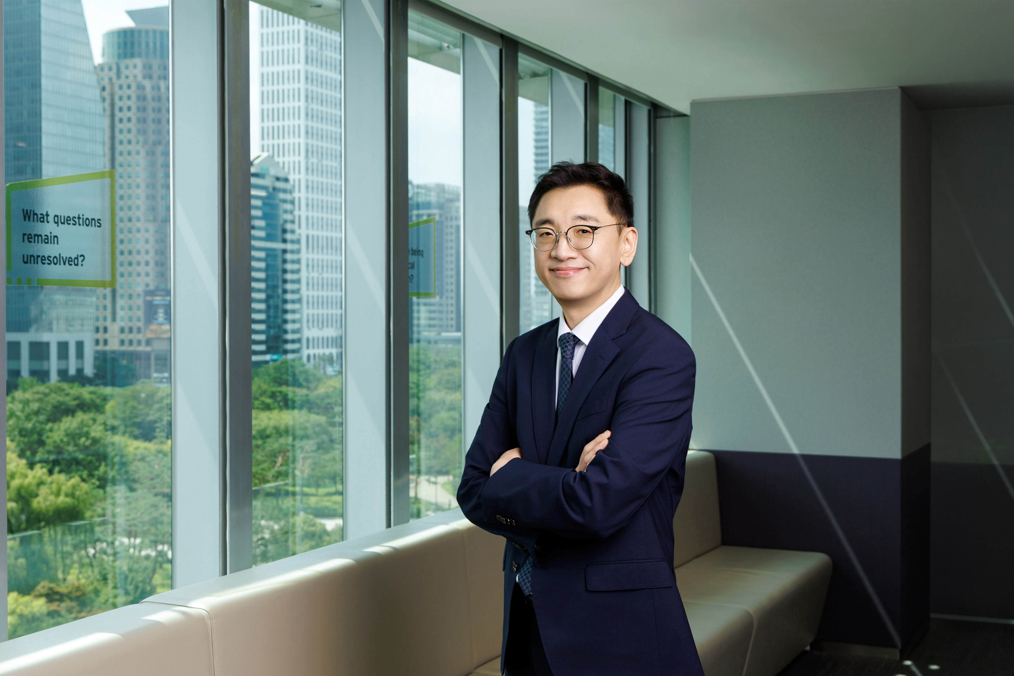 Photographic portrait of Kookjin Eom