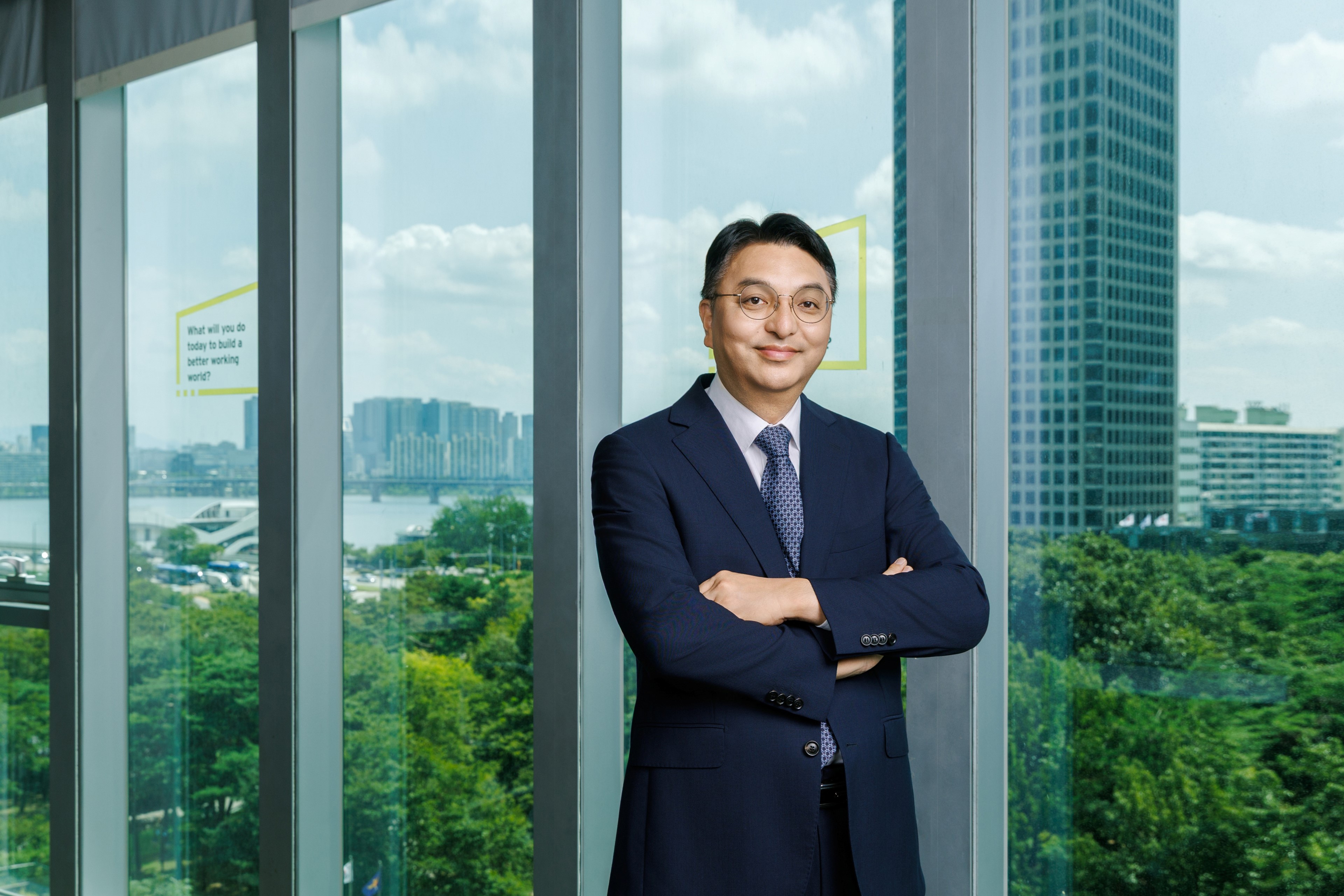 Photographic portrait of  Ki Seok Yang