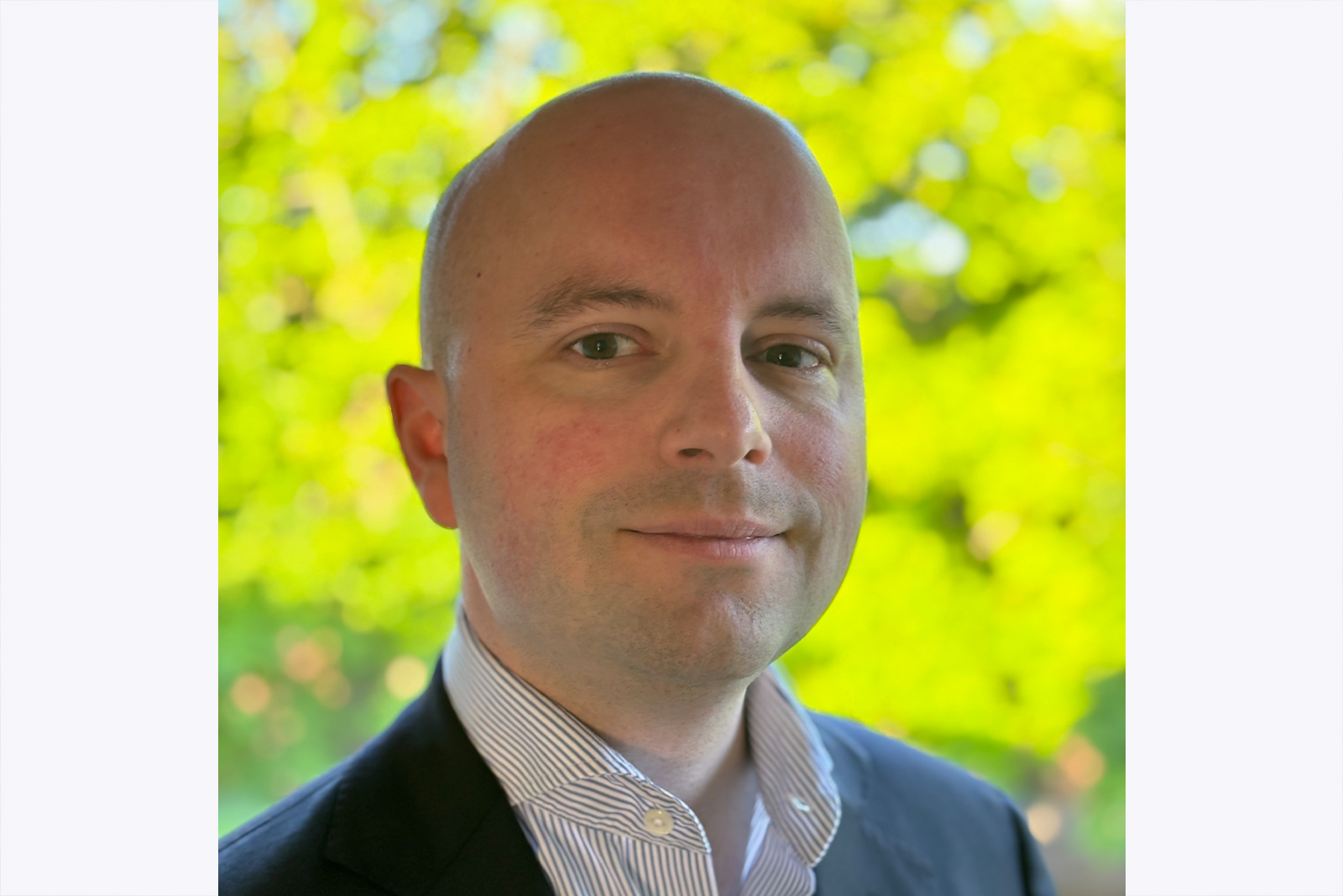 Portretfoto van Jonathan van Oostenbrugge