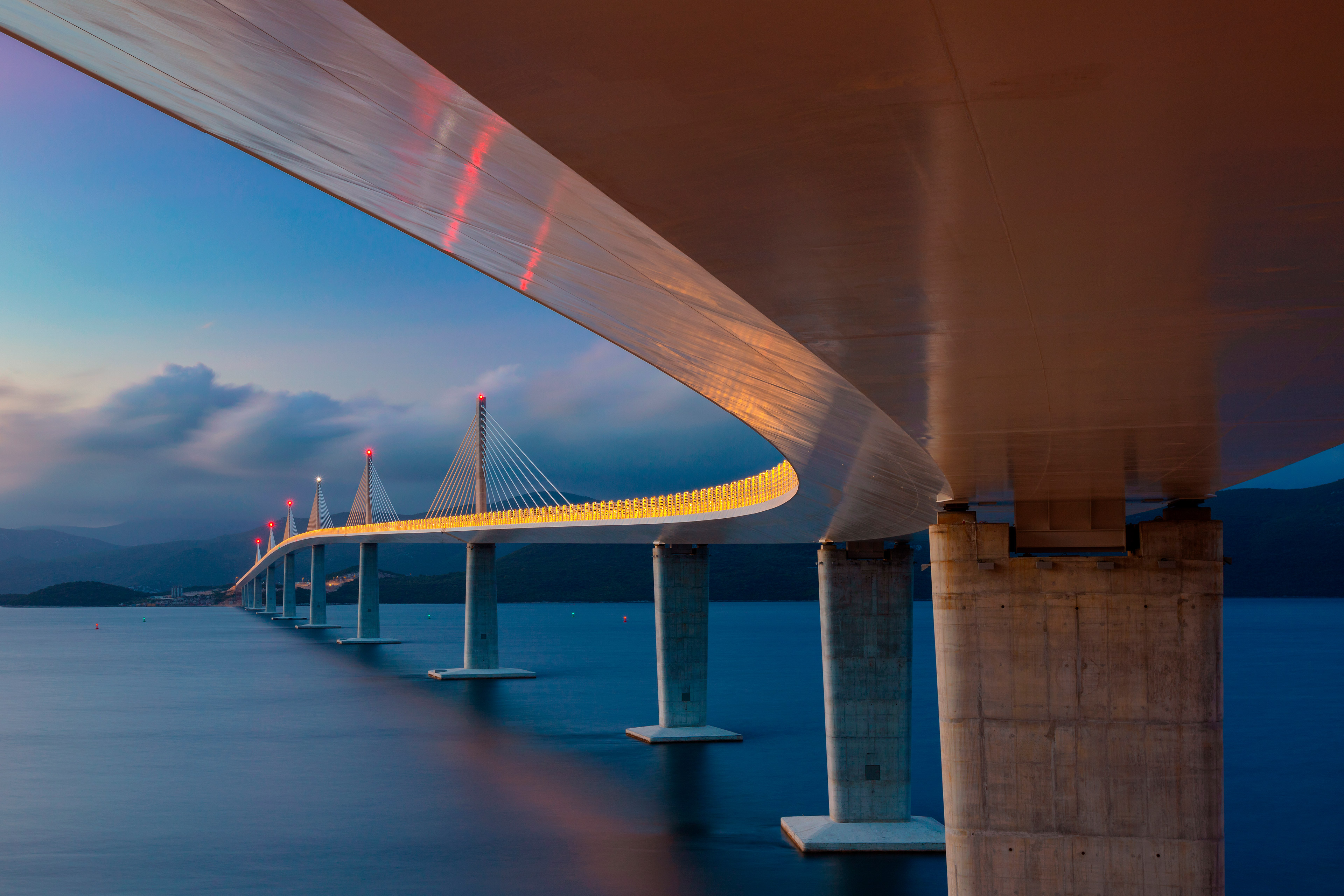 abstract-image-of-bridge