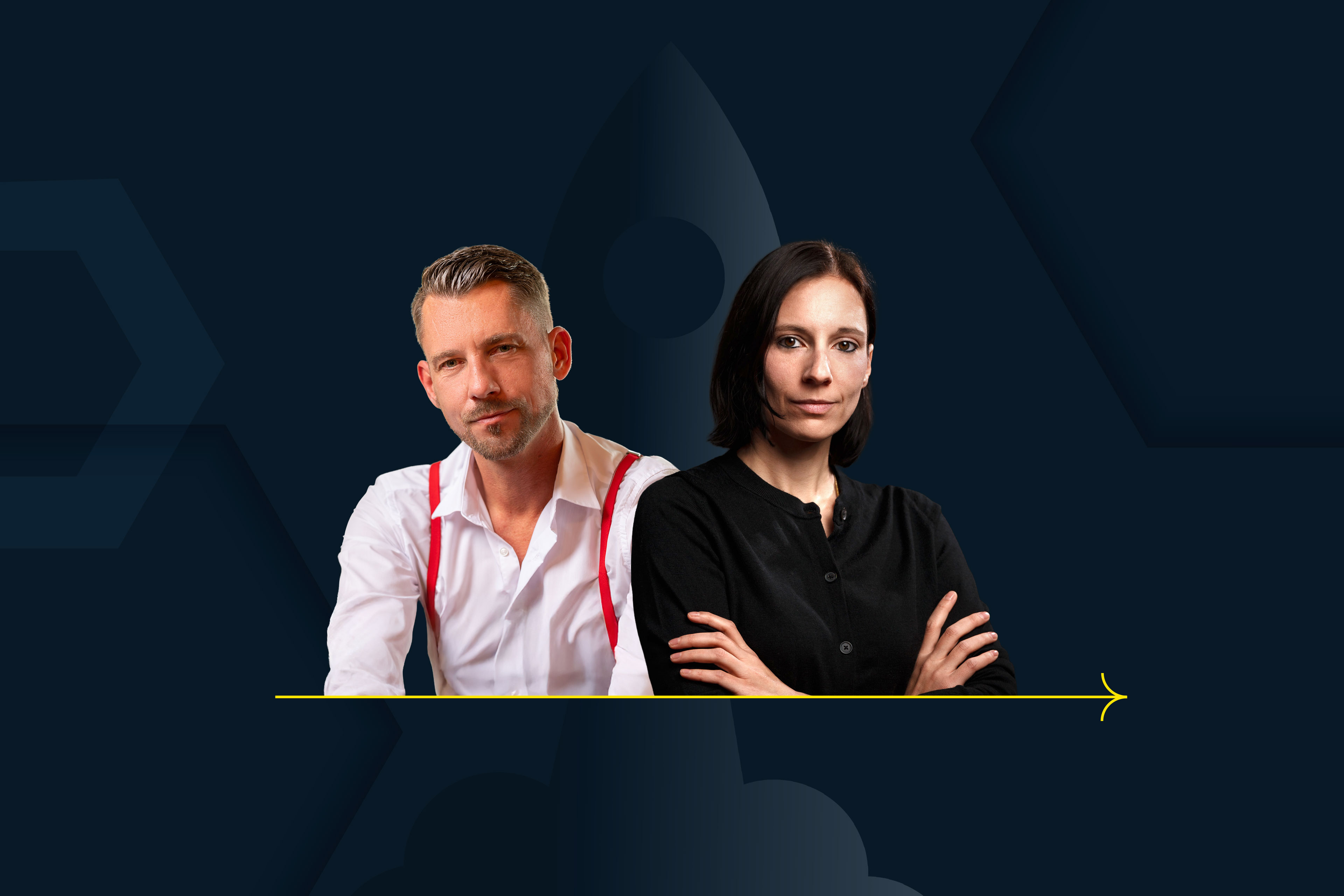 Zwei Frauen vor dunklem Hintergrund