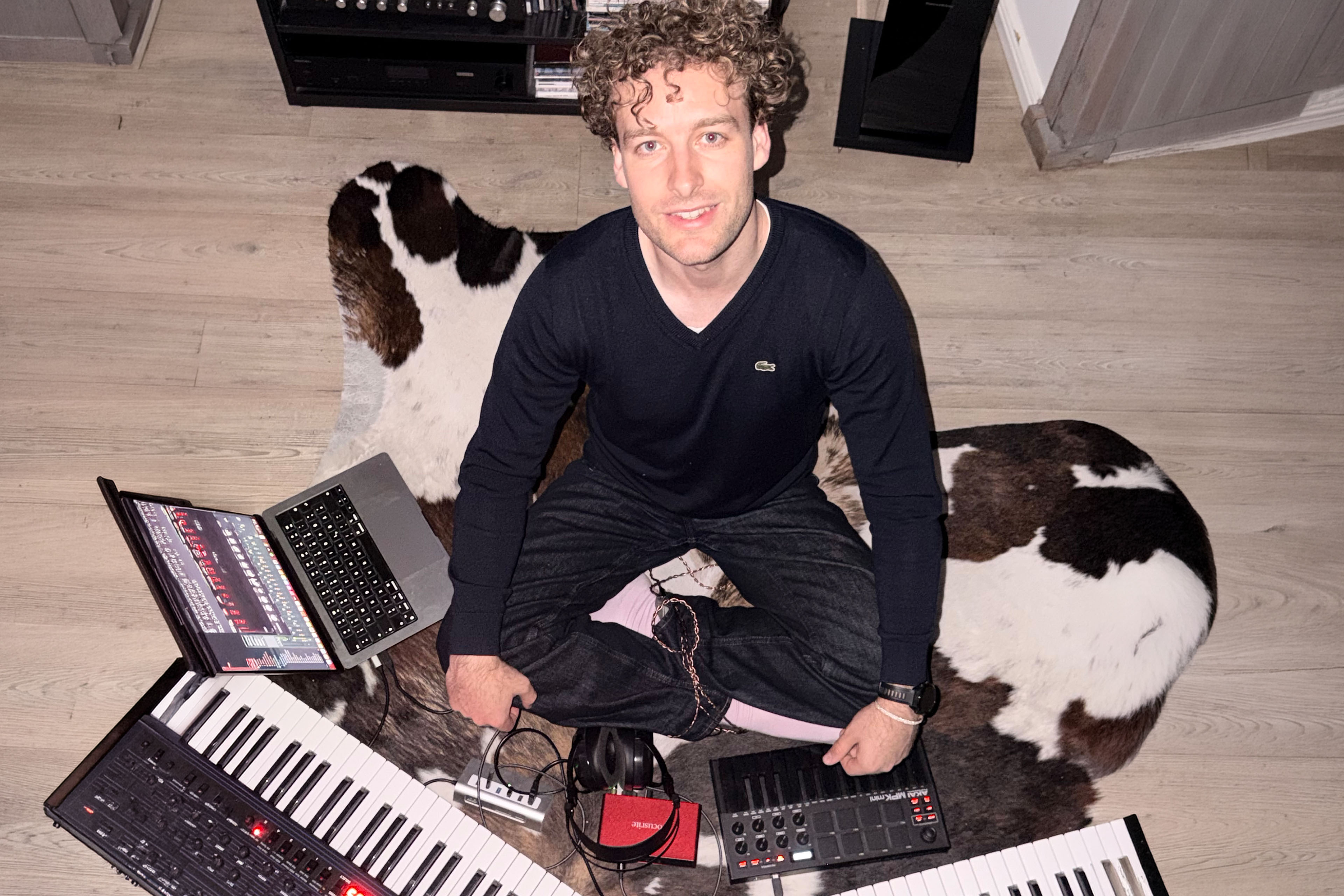 EY Karriereblog Sebastian Haneder blickt in die Kamera