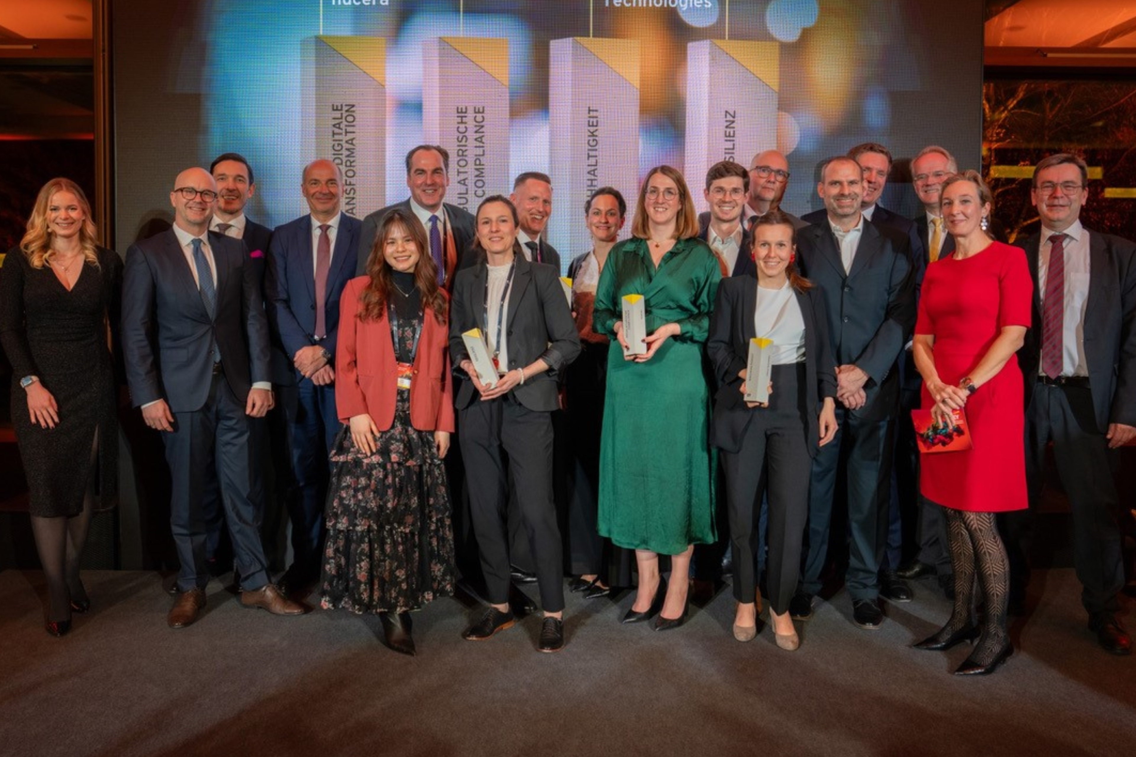 „EY Risk Transformation Awards 2025“: EY würdigt herausragendes ...