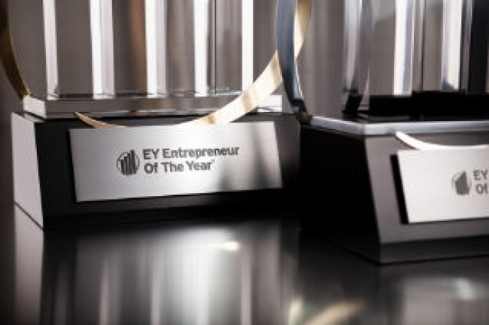 EY Entrepreneur Of The Year™' Contest Trophy