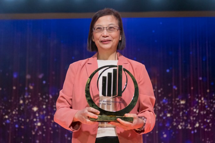 WEOY winner 2023 Doris Hsu Hero