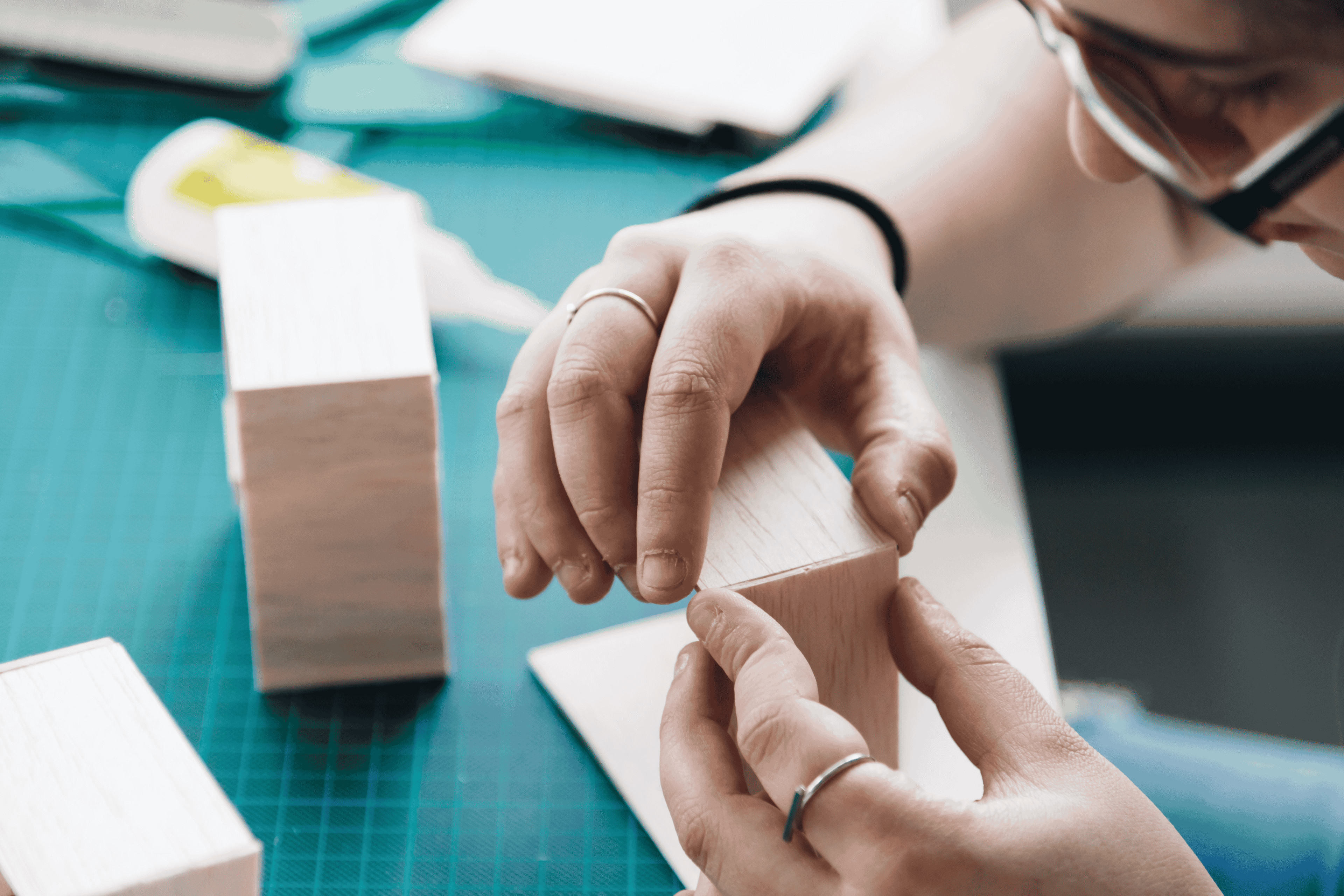 Уряд затвердив порядок компенсації бізнесу за знищене майно та страхування від воєнних ризиків