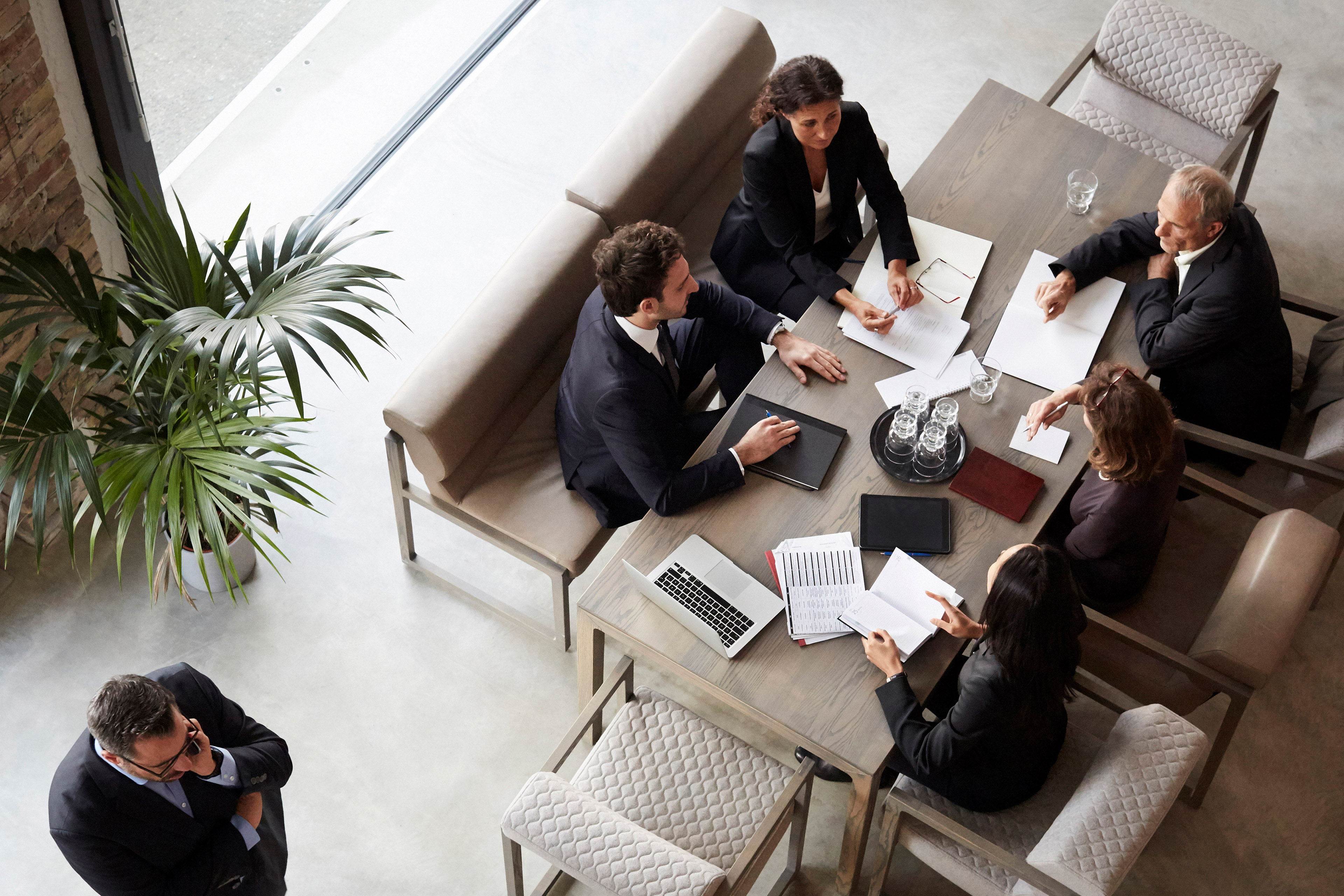 People discussing about project