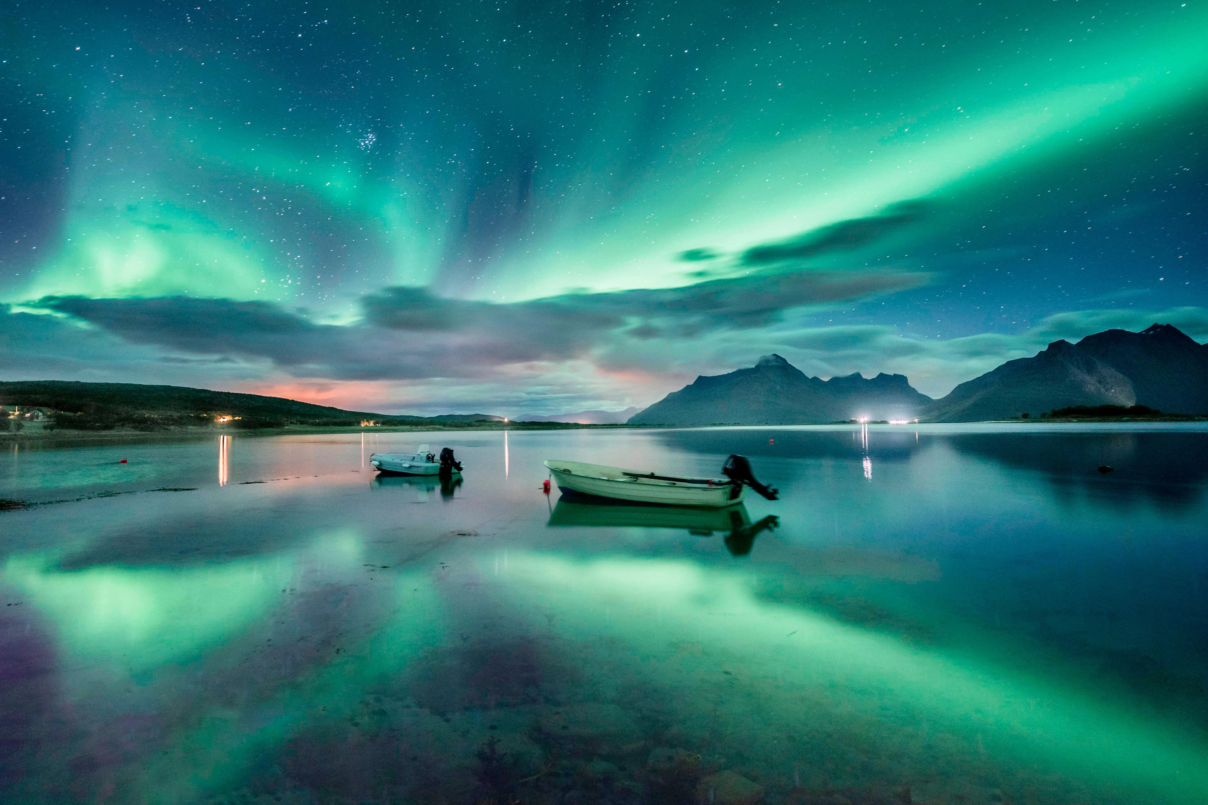 Randonneur en haut d'une montagne