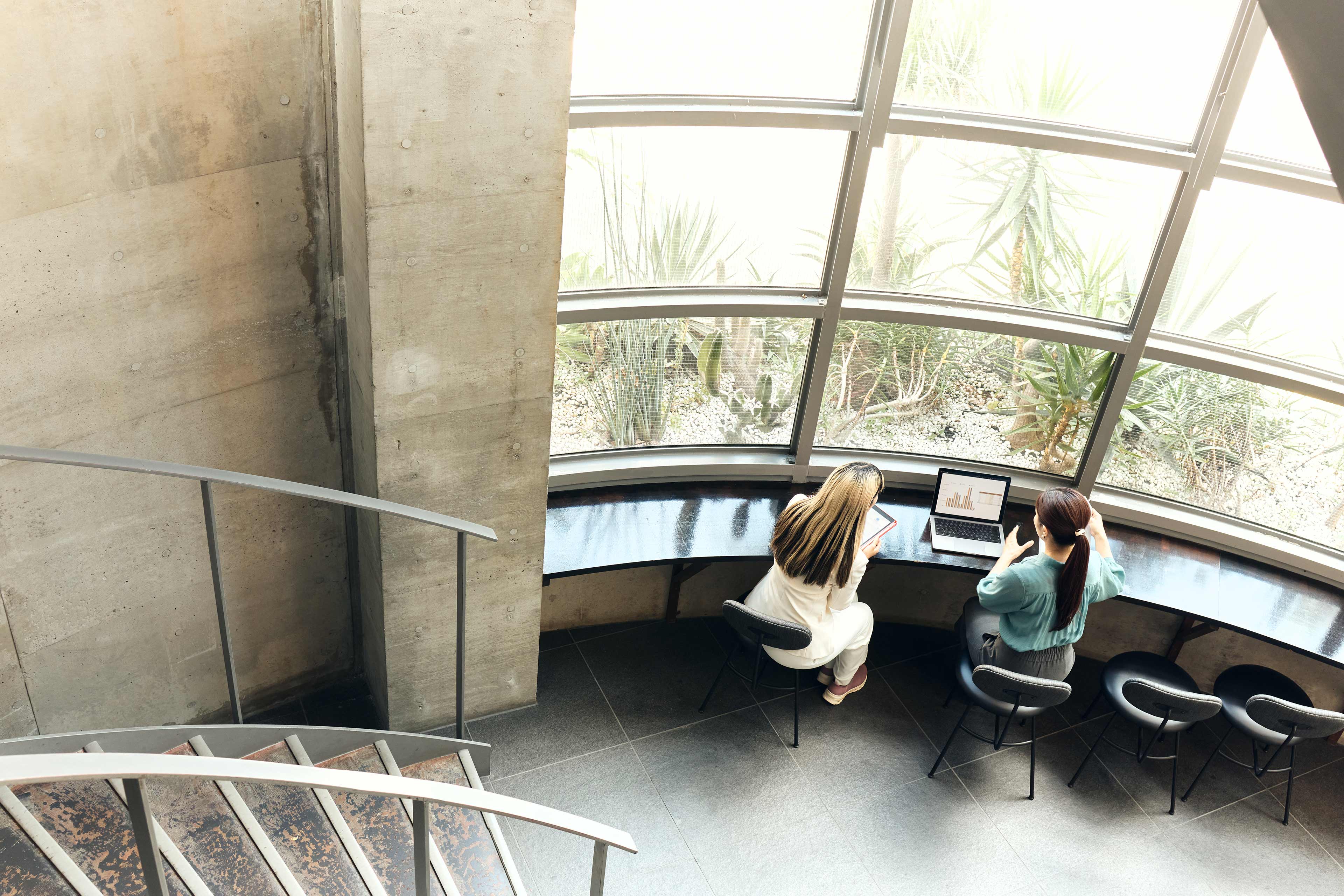 EYストラテジー・アンド・コンサルティング、経済産業省「中堅・中小成長投資補助事業」での支援が評価され表彰