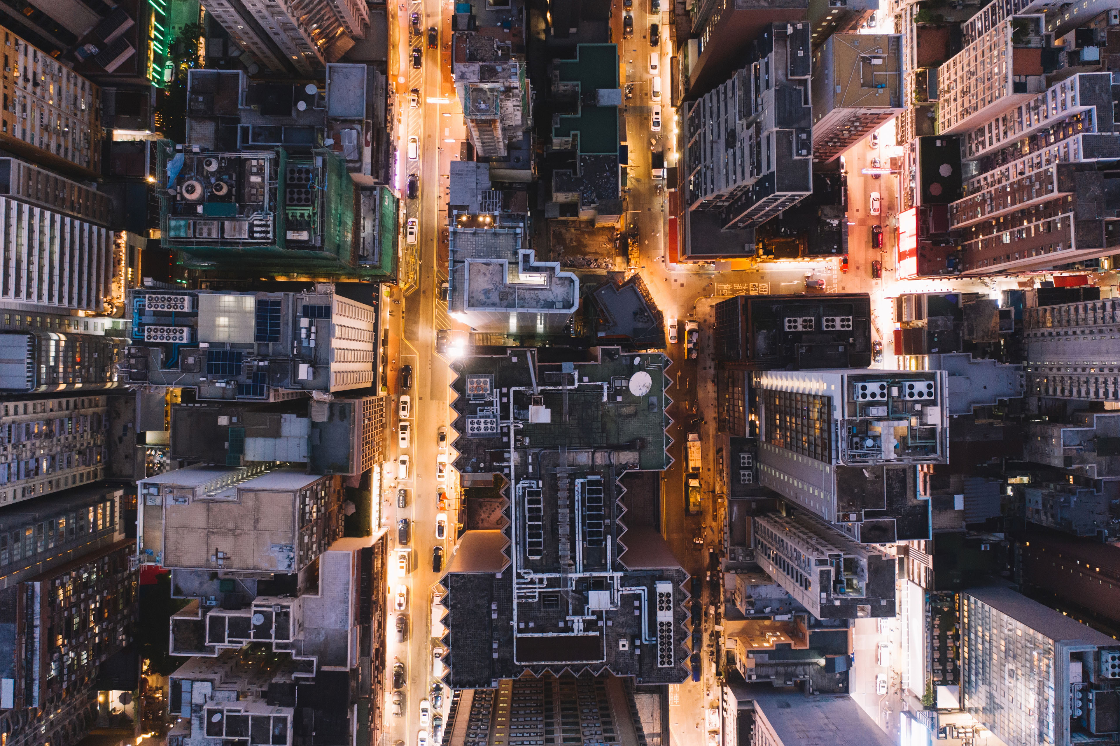 Vista de cima da cidade a noite