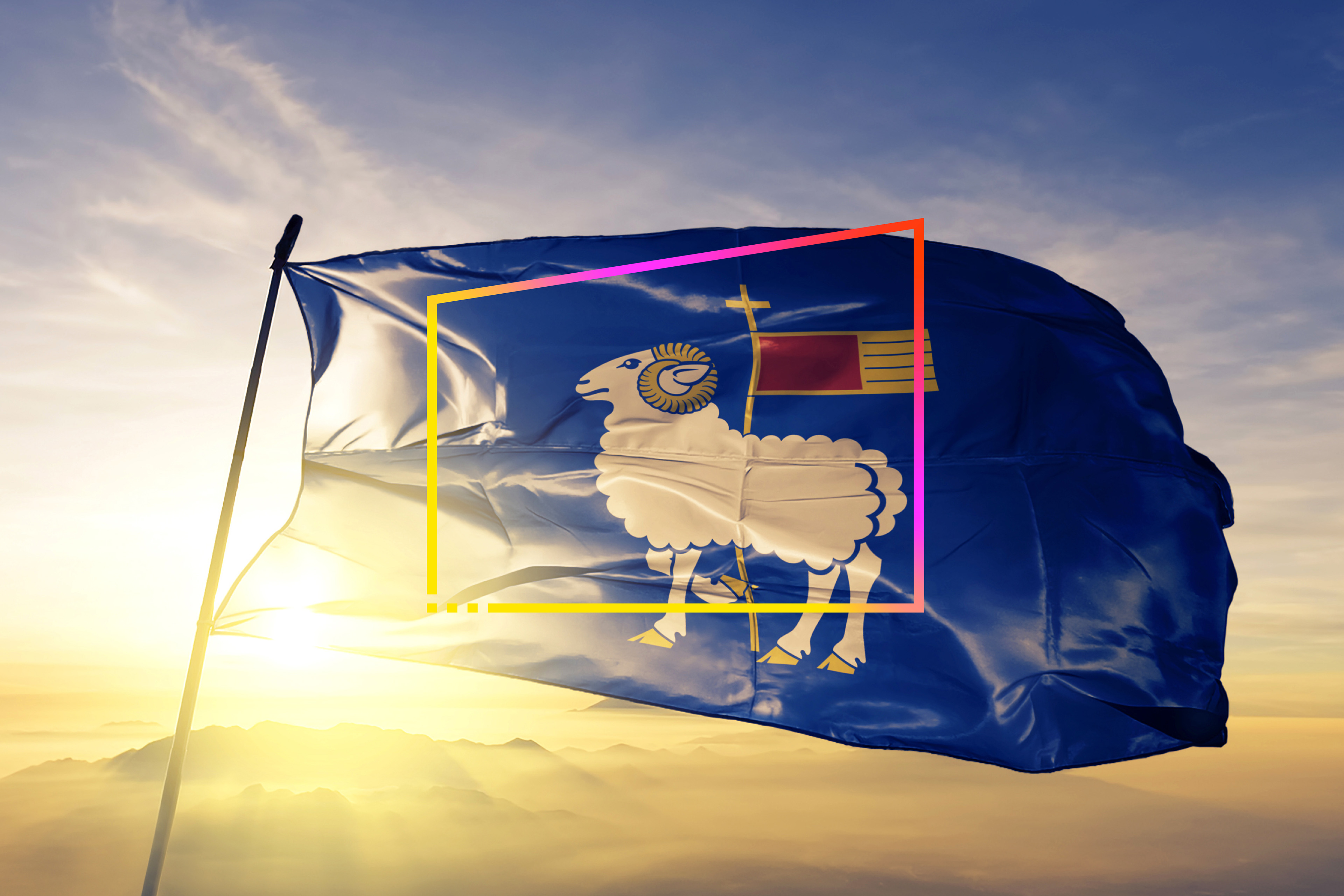 Blått flagg i solnedgang