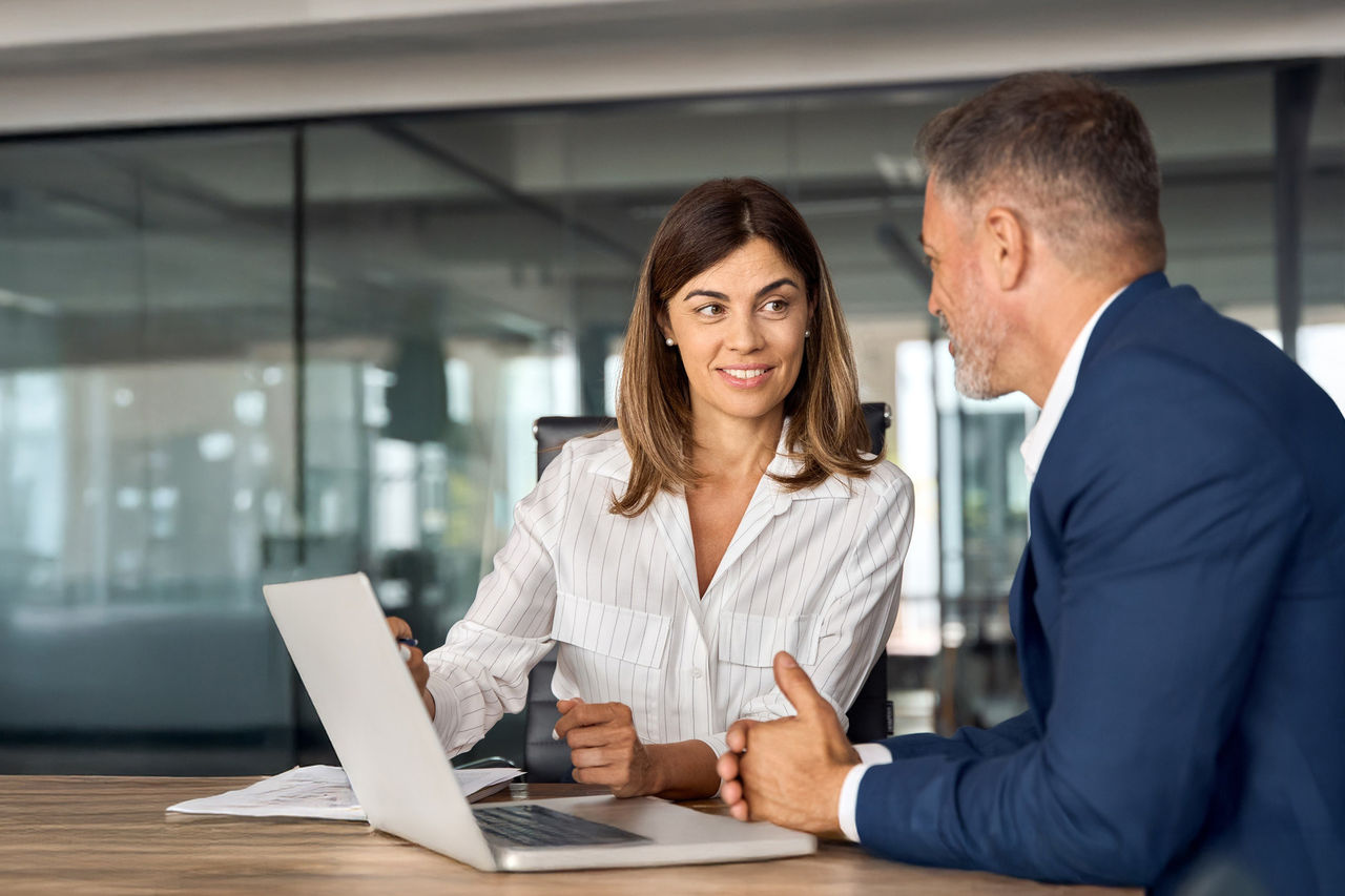 Effektive Kommunikation im Büro: Tipps für erfolgreiche Gespräche